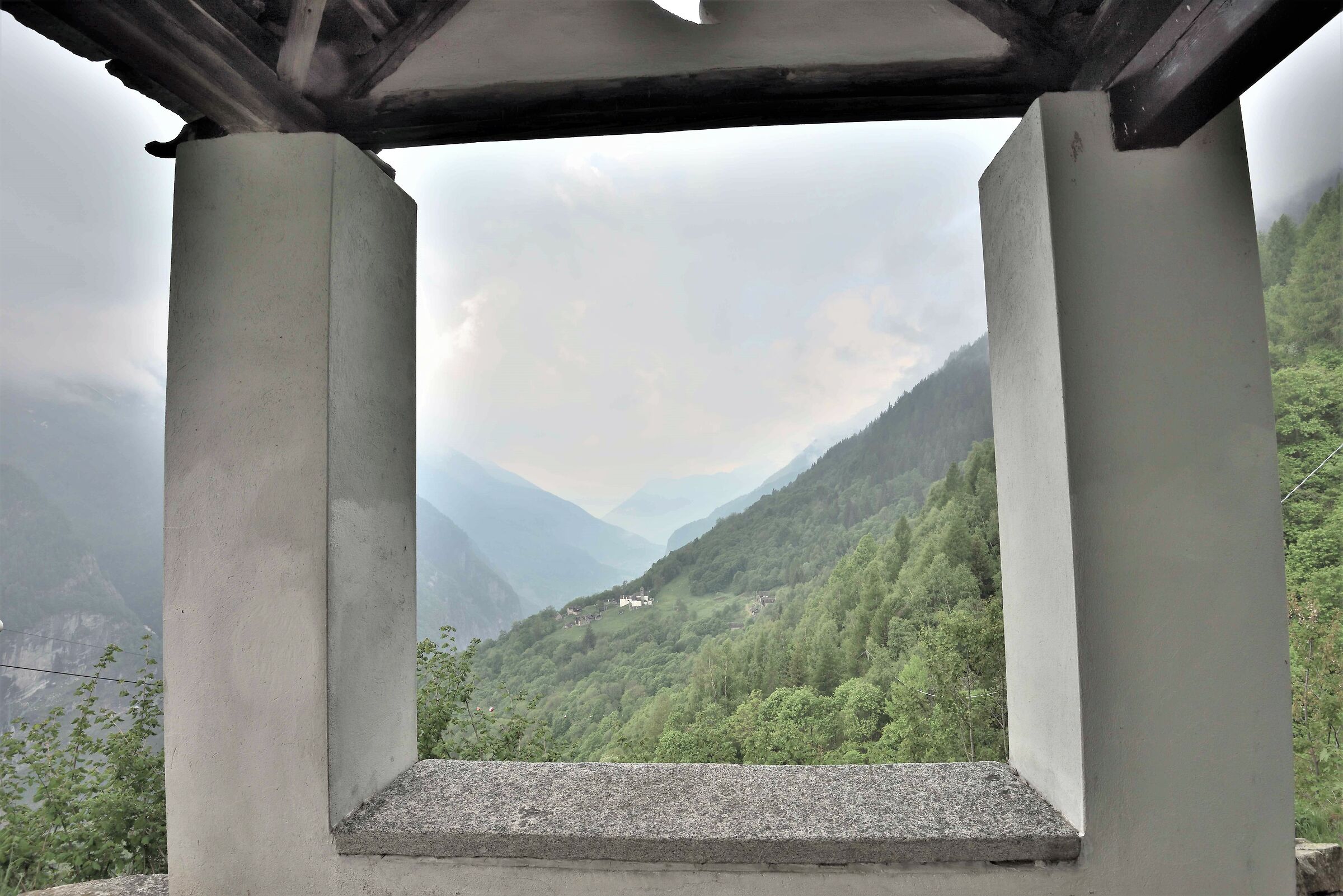 it almost looks like the entrance to a "stargate" but