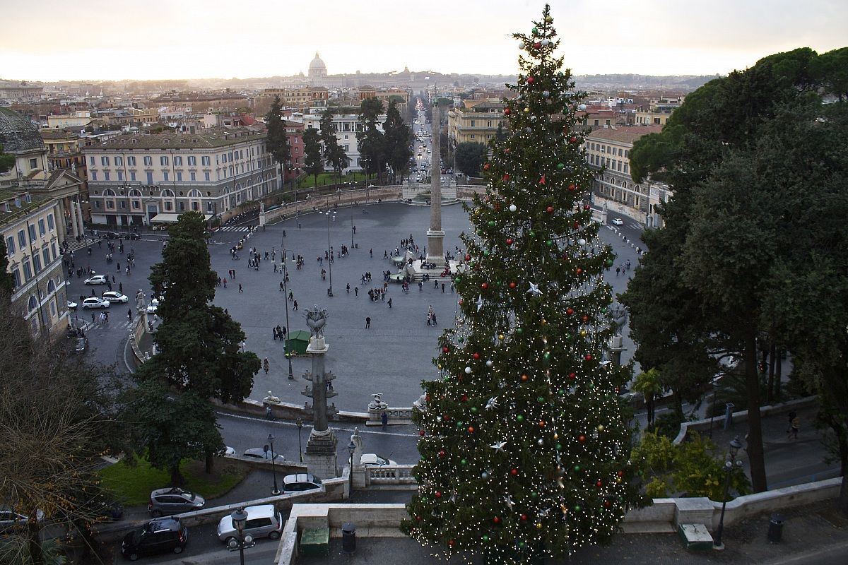 Christmas Eve in Piazza del Popolo