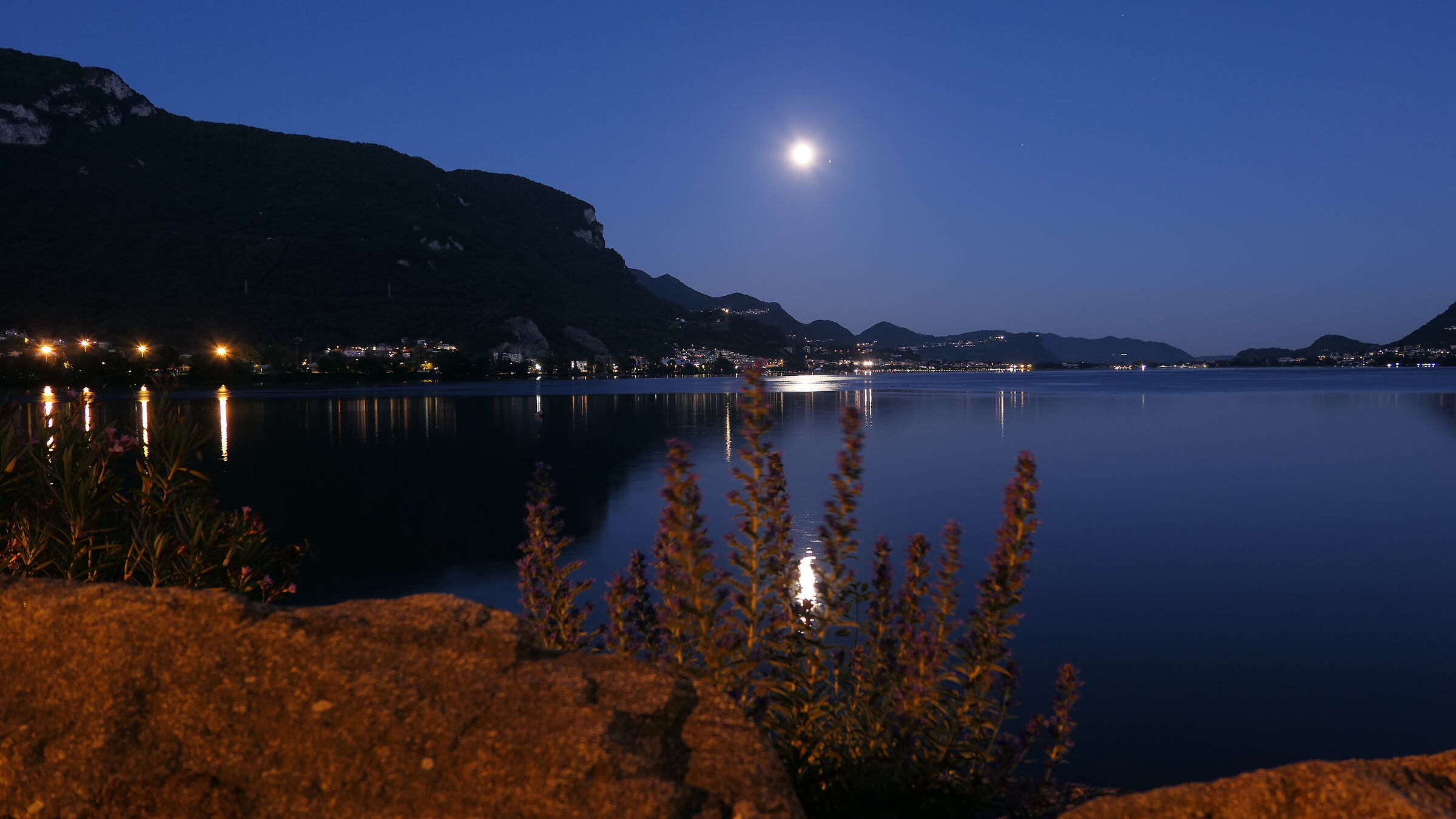 Full moon on Lake Garlate