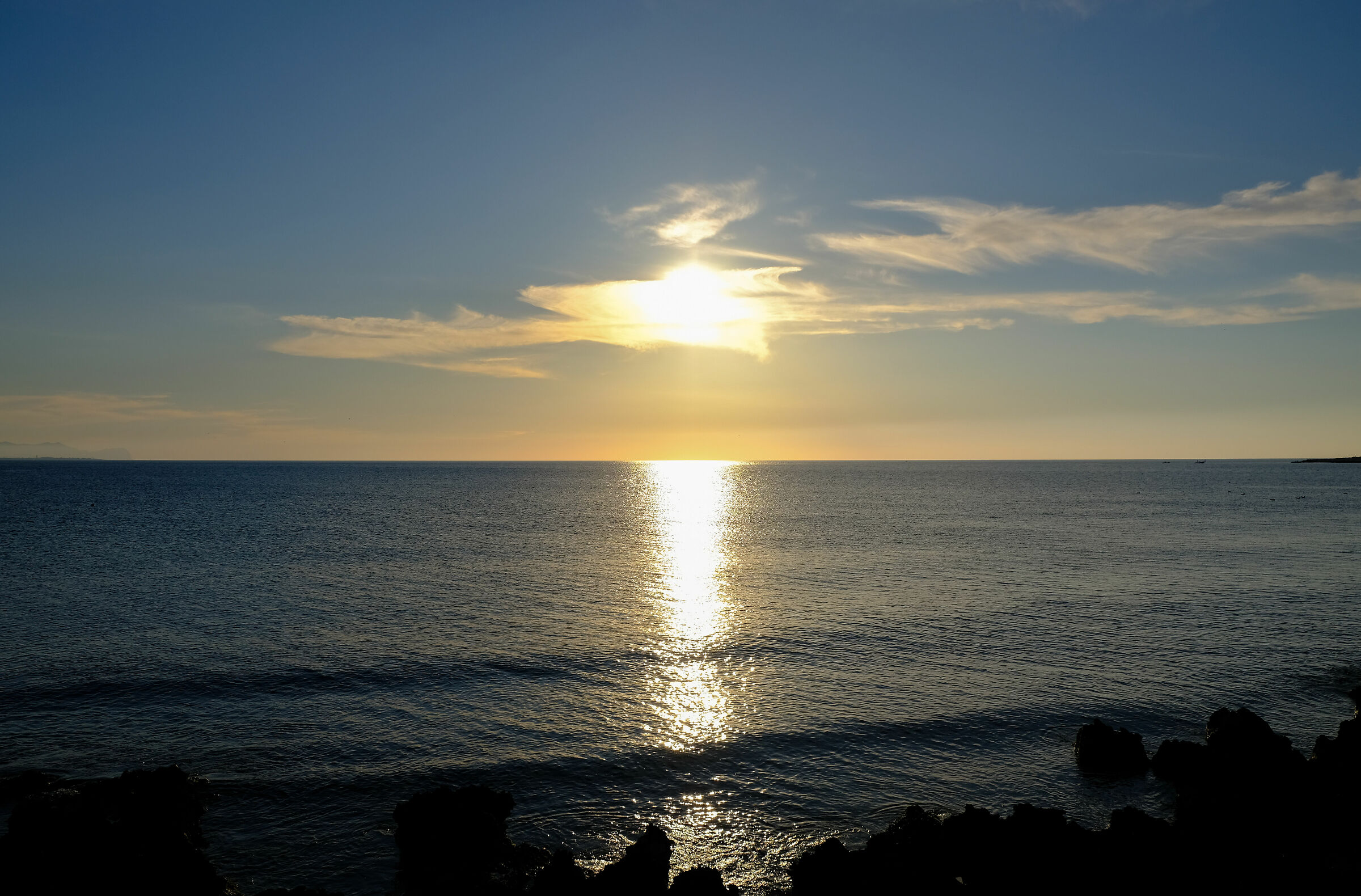 ...il sole scende a isola....