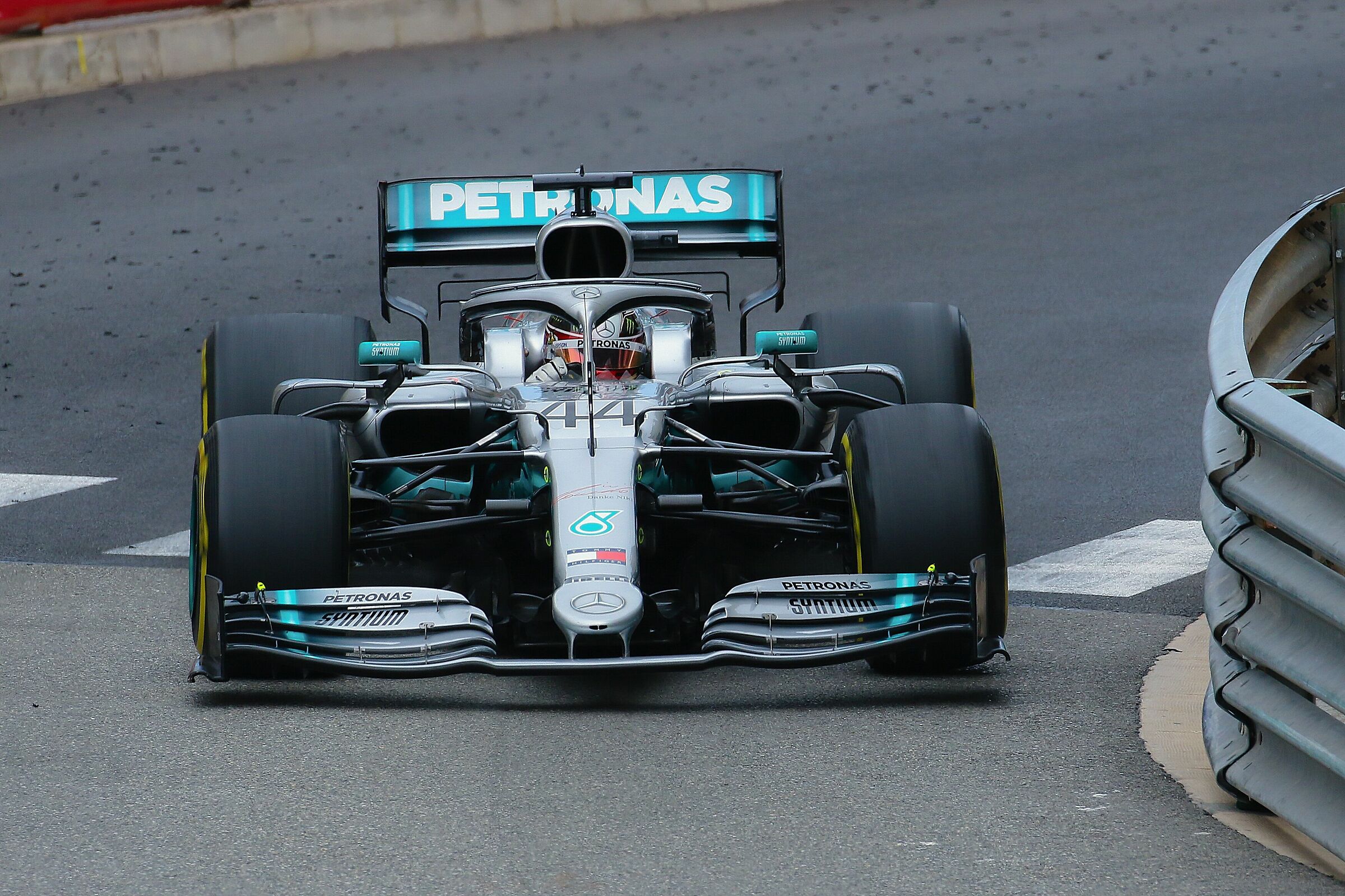 Lewis (winner) at the casino