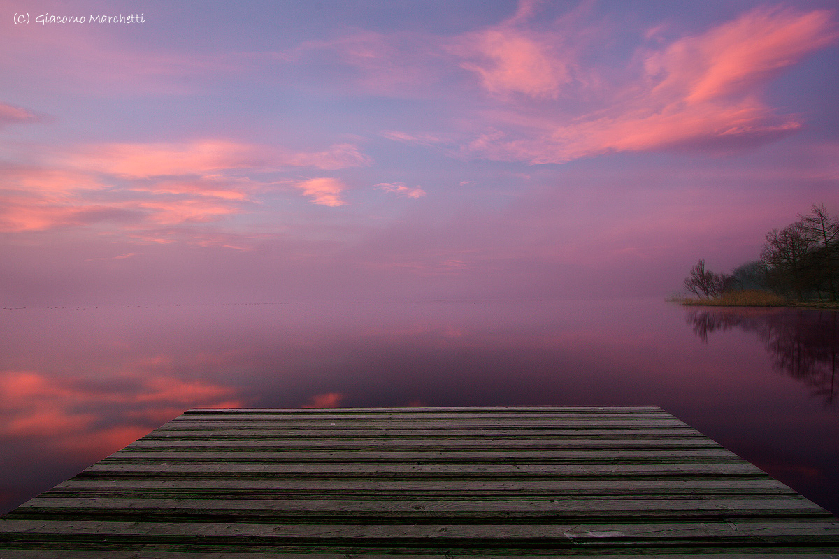 Alba al lago di Varese