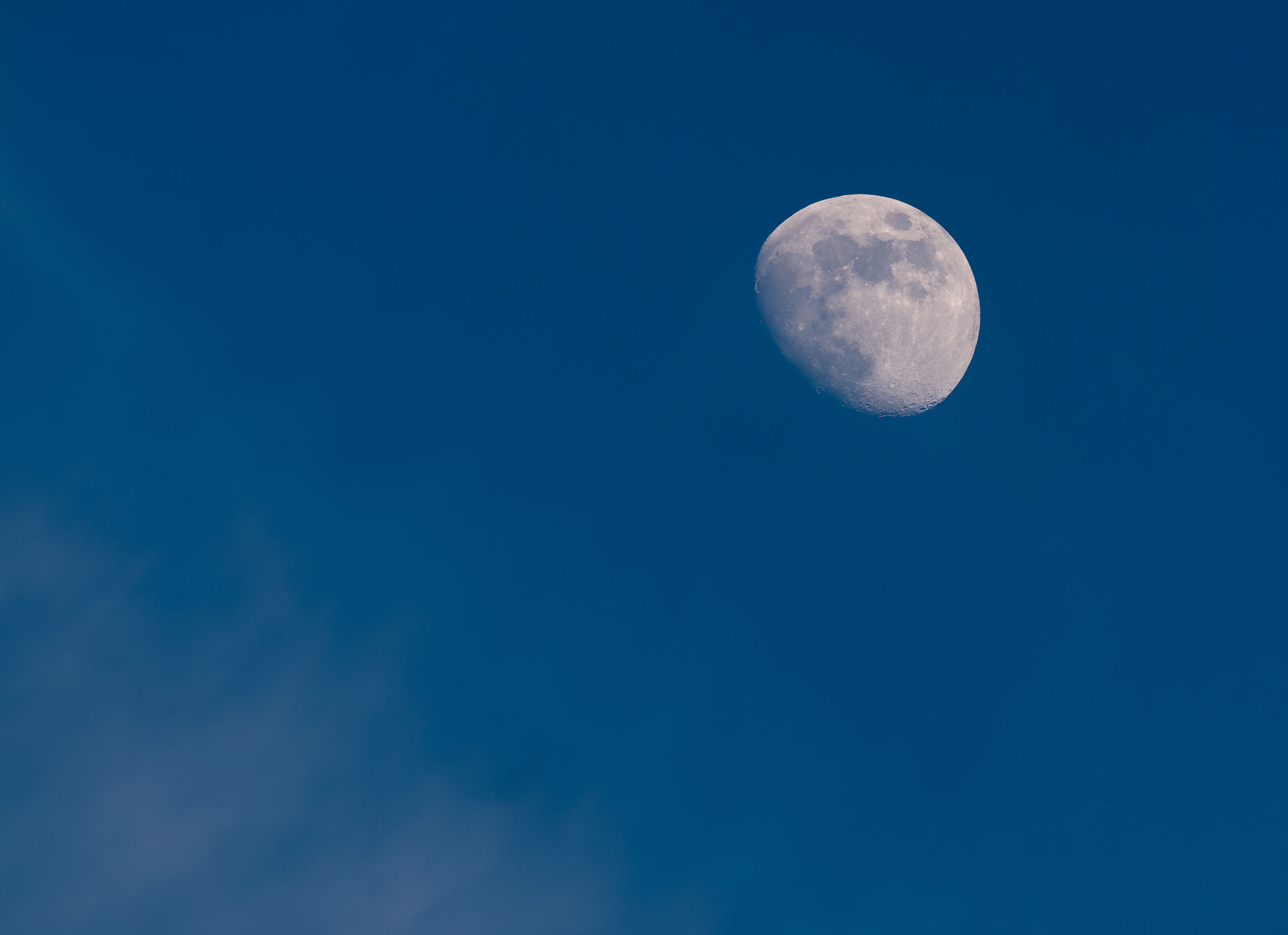 Luna con il Leica Elmarit 200mm f/2.8 + 1.4x - G9