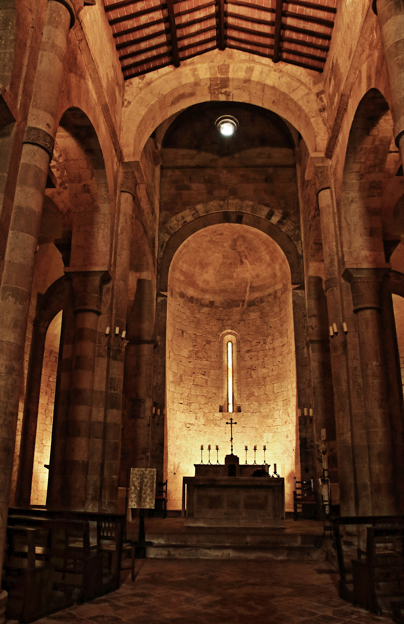 Pieve of St. John the Baptist - Altar