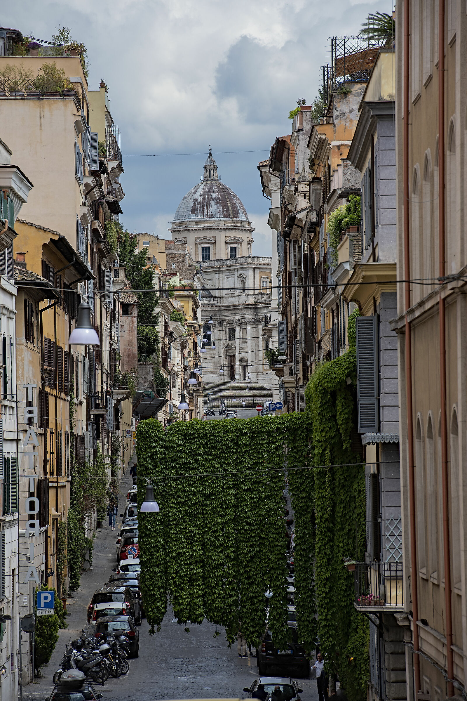 via Panisperna con sguardo Santa Maria Maggiore