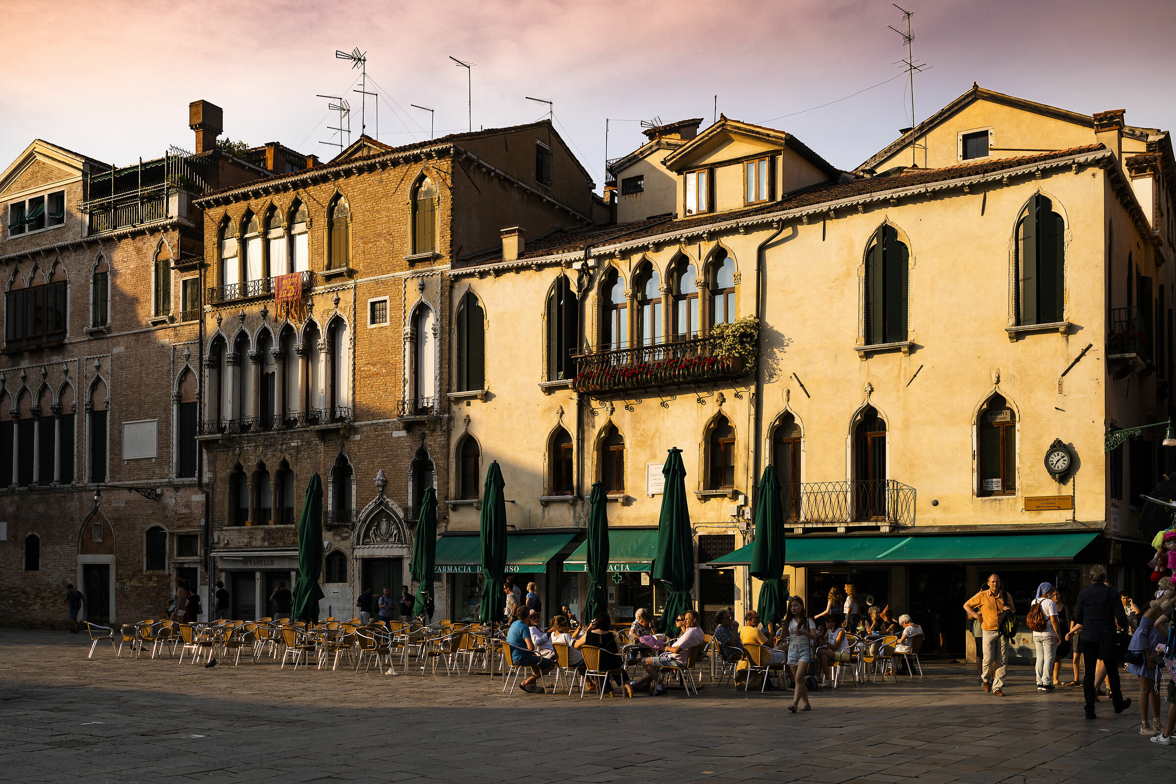 Aperitivo al tramonto...