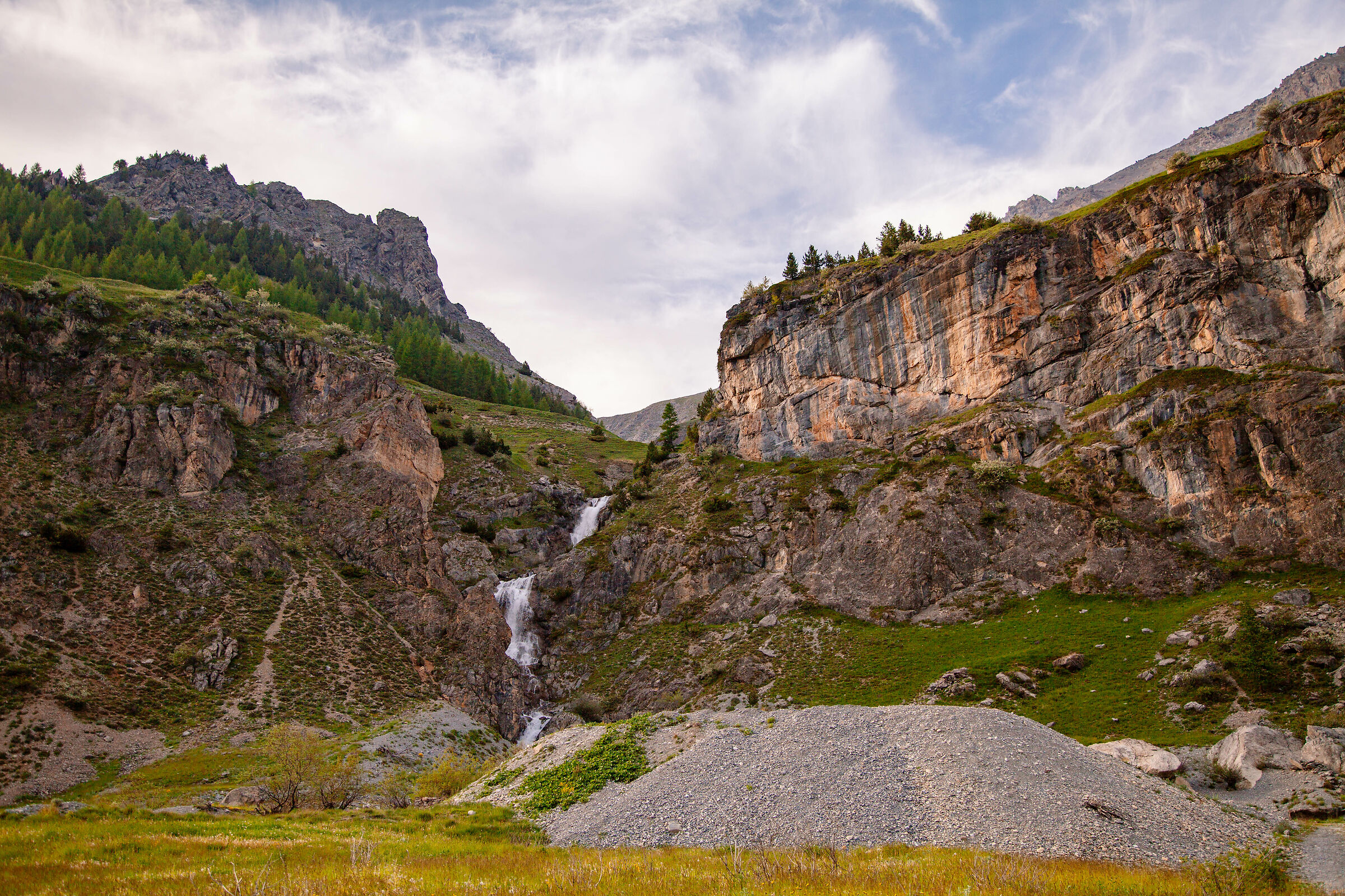 waterfall valley maira
