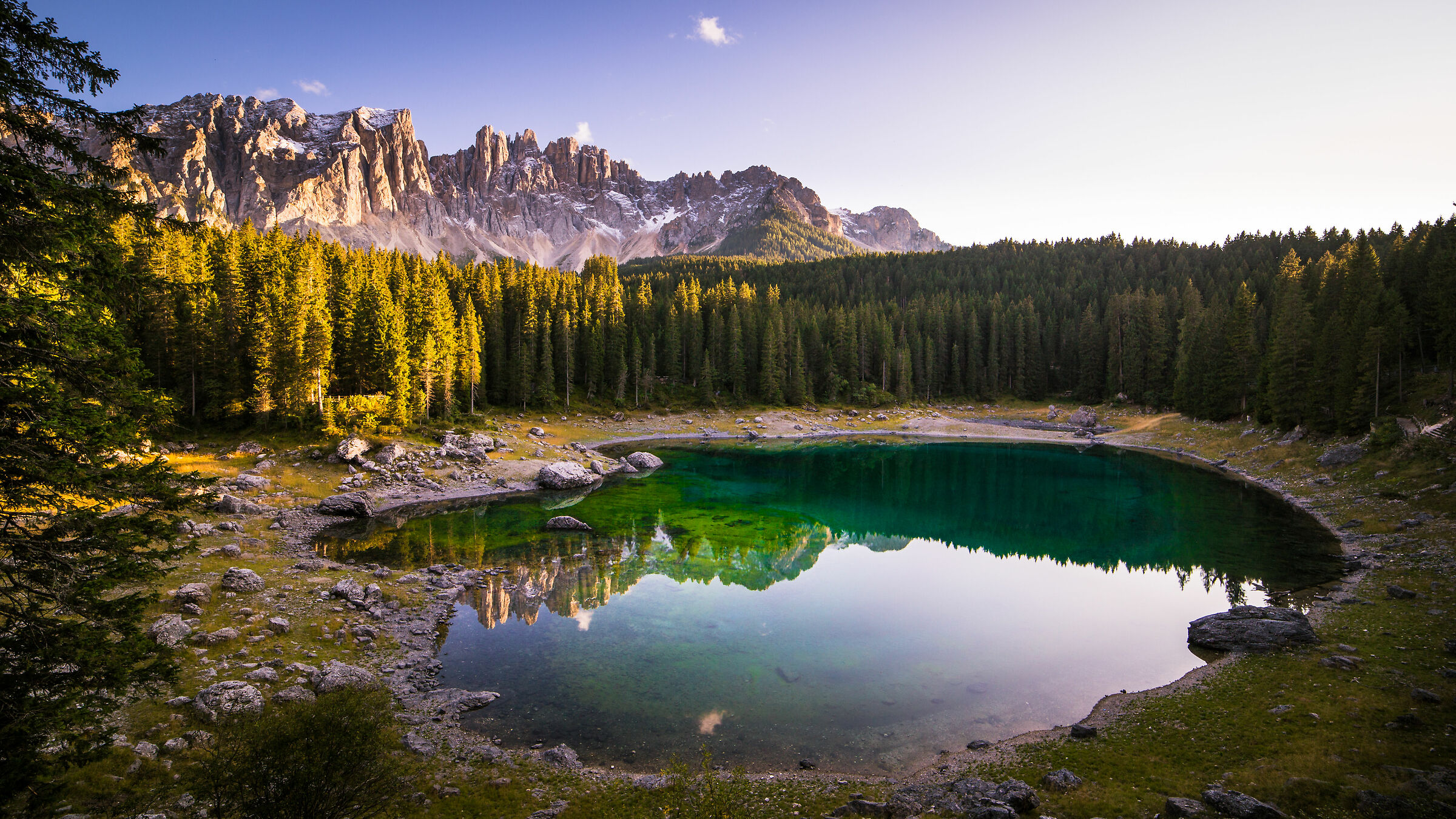 Lago di Carezza al tramonto