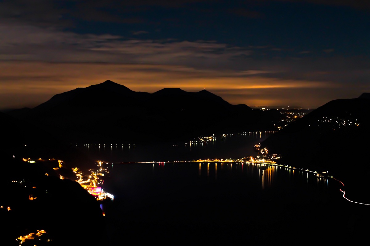 Vista notturna da Lugano