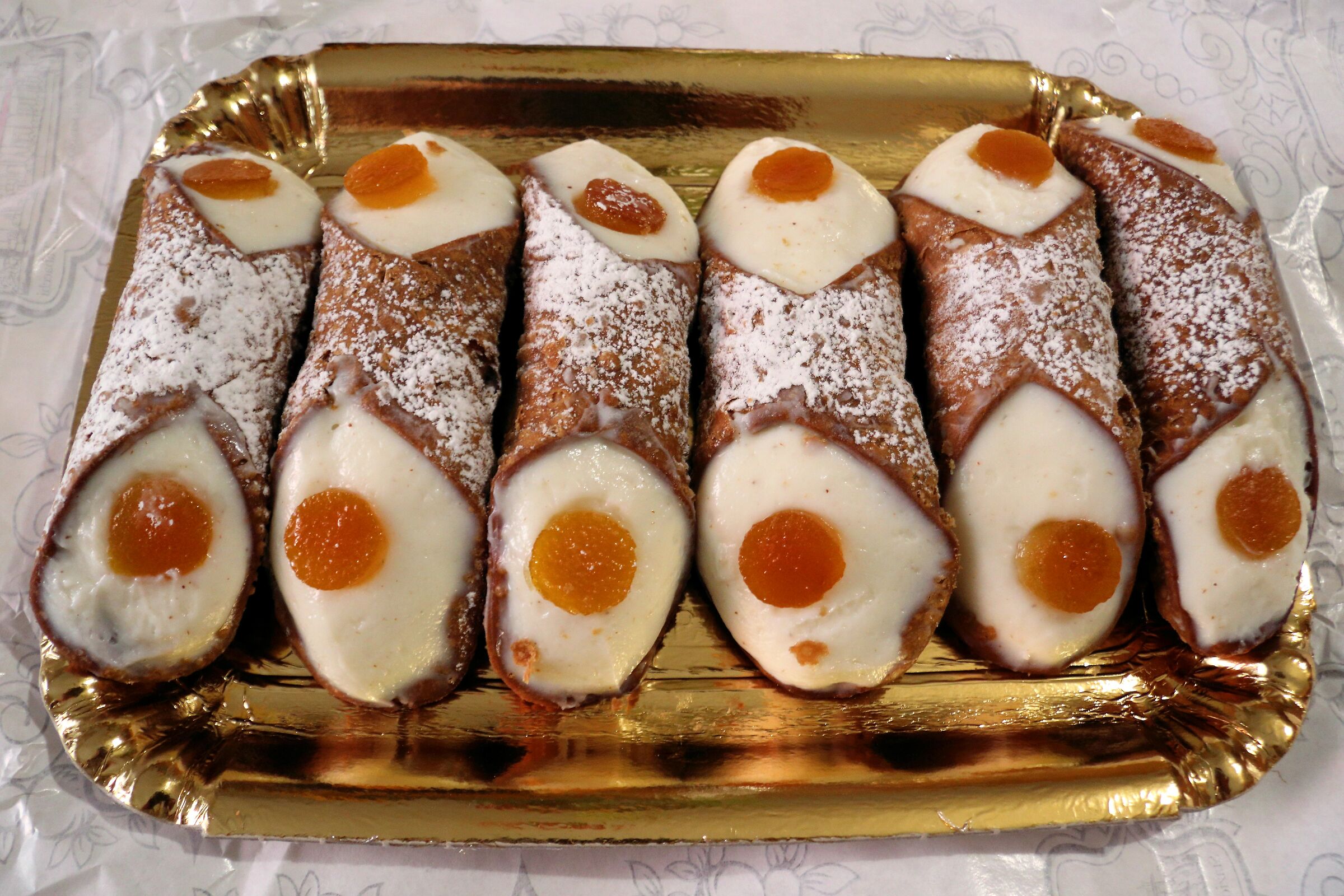 Sicilian cannoli