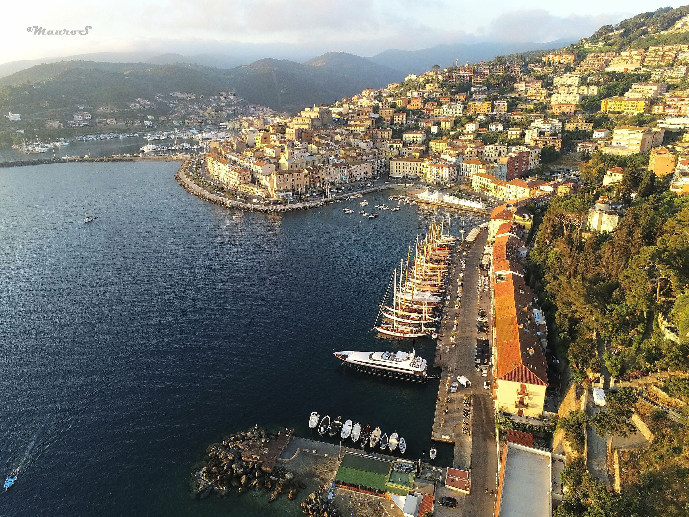 Porto Santo Stefano con drone
