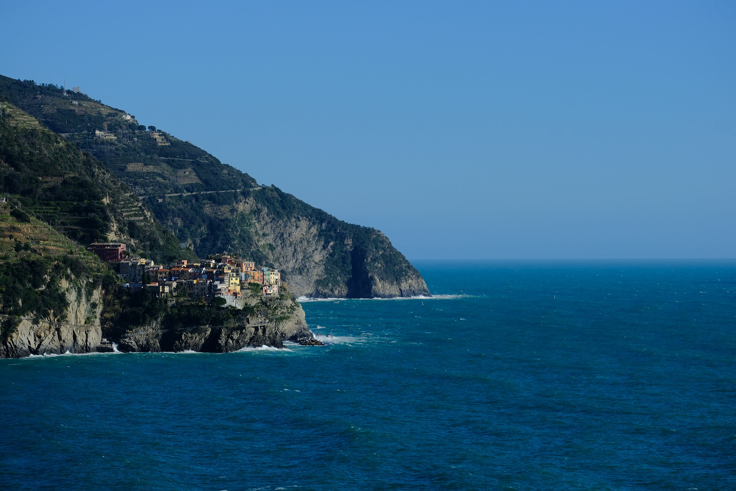 Manarola suspended on the sea - Corniglia