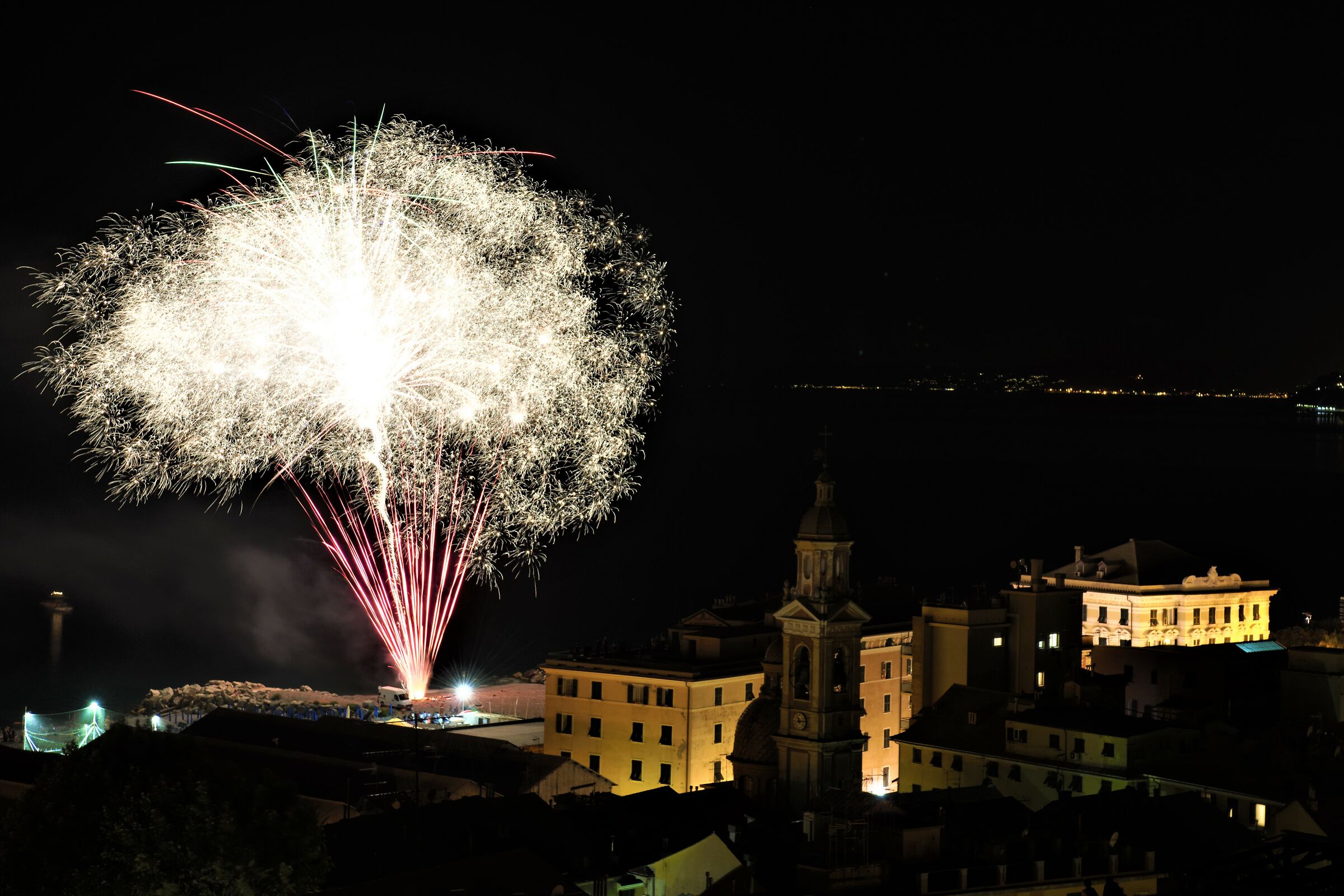 fuochi la sera di  San Giovanni ...
