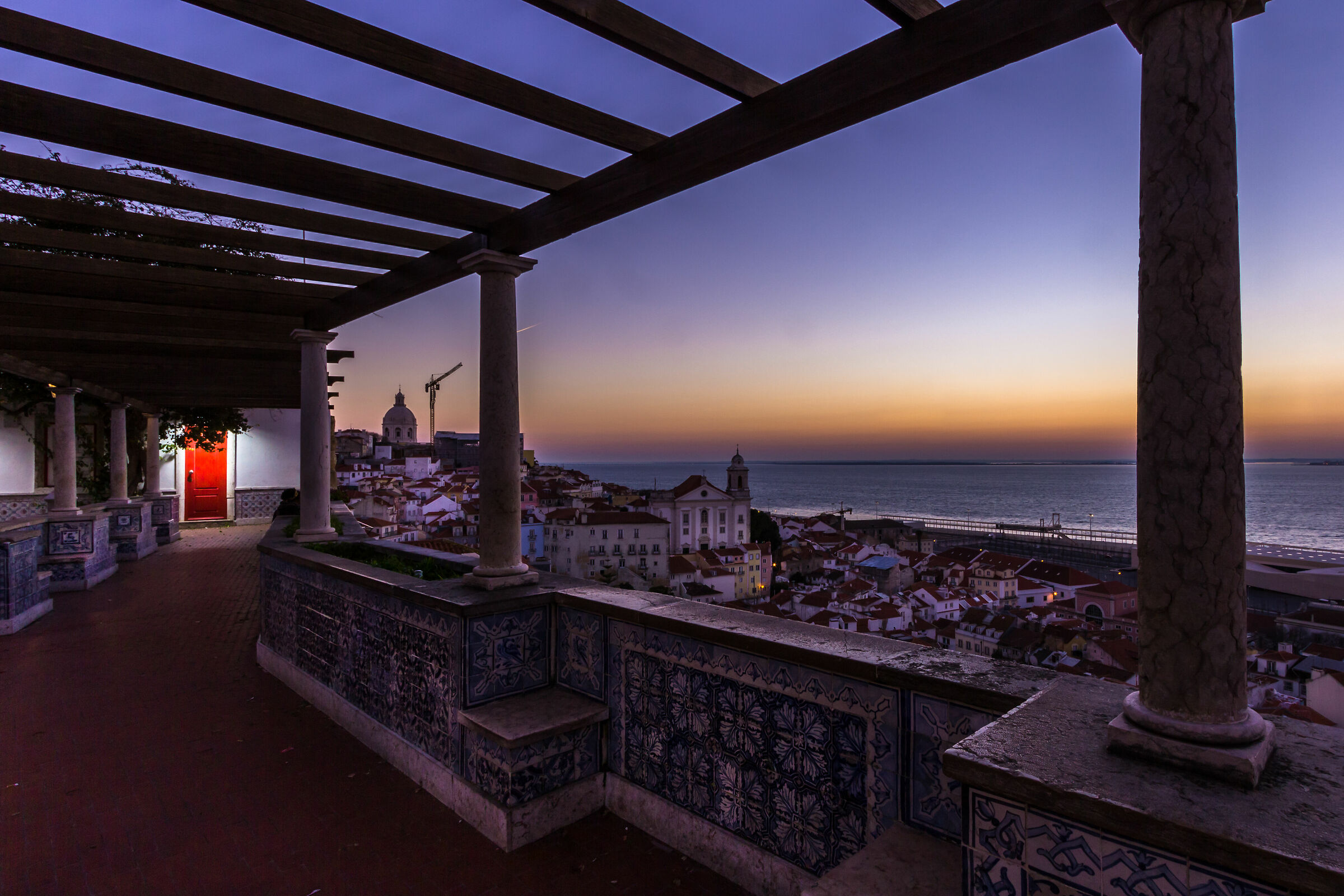 Lisbona al risveglio