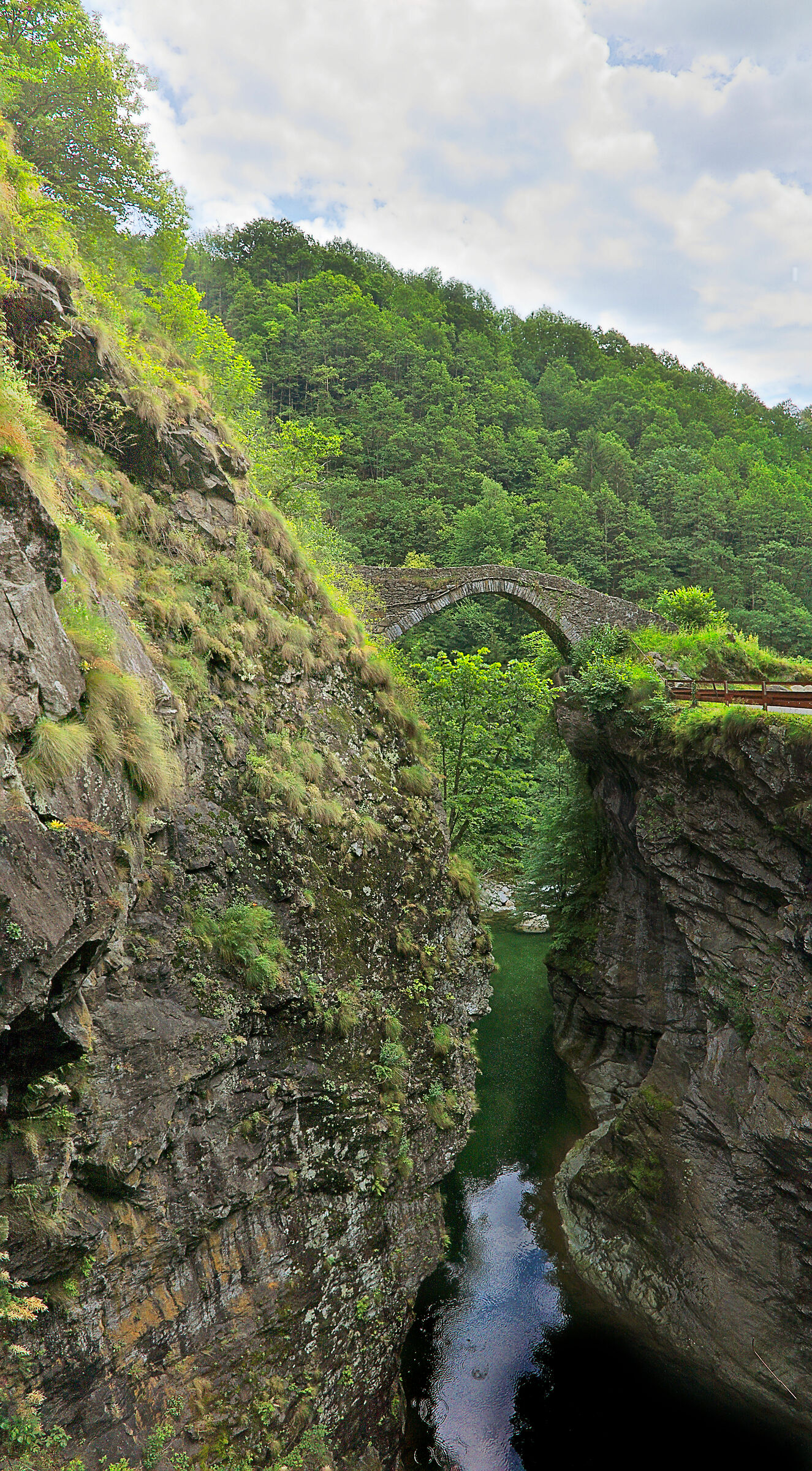 Nuova rappresentazione forra sopra Varallo Sesia