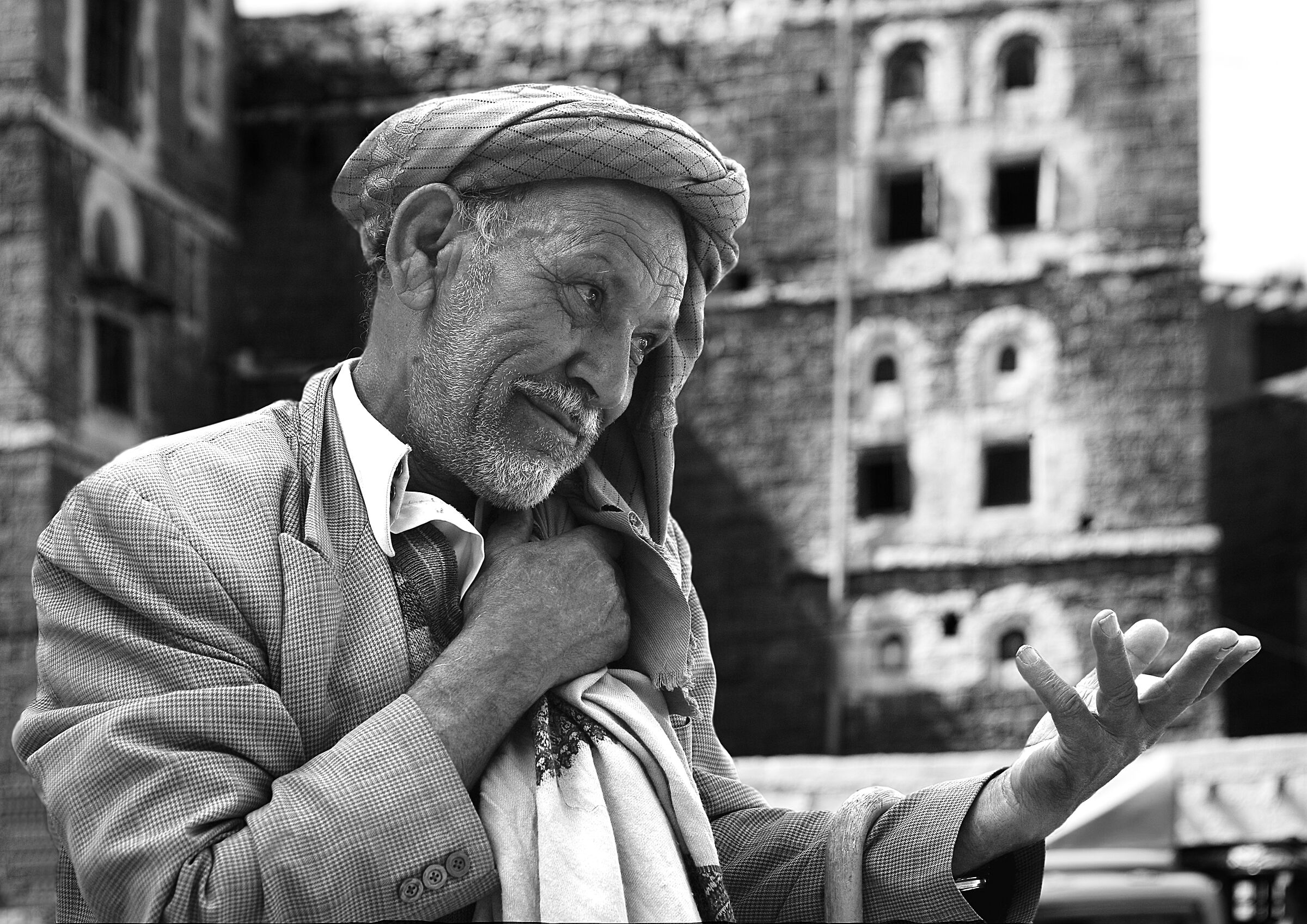 EE3V075 Yemen (EOS 1Ds 24-70mm bw)