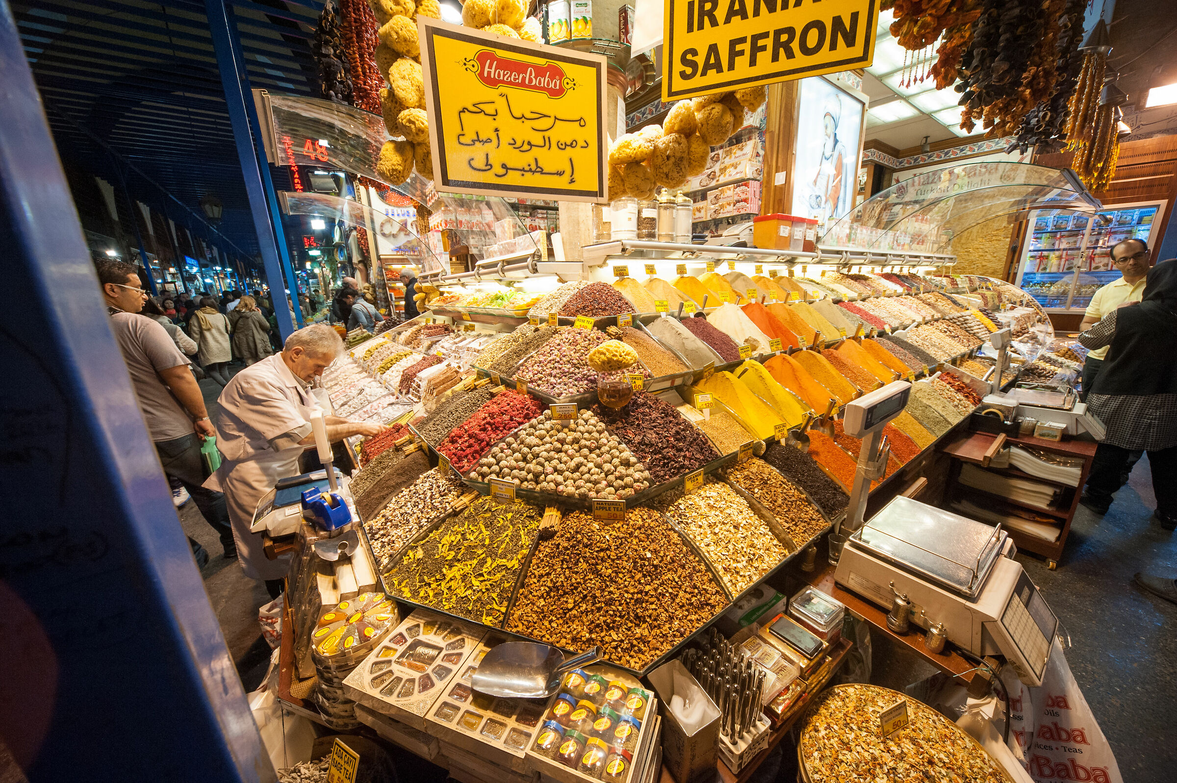Istambul, smells and flavors of the great bazaar