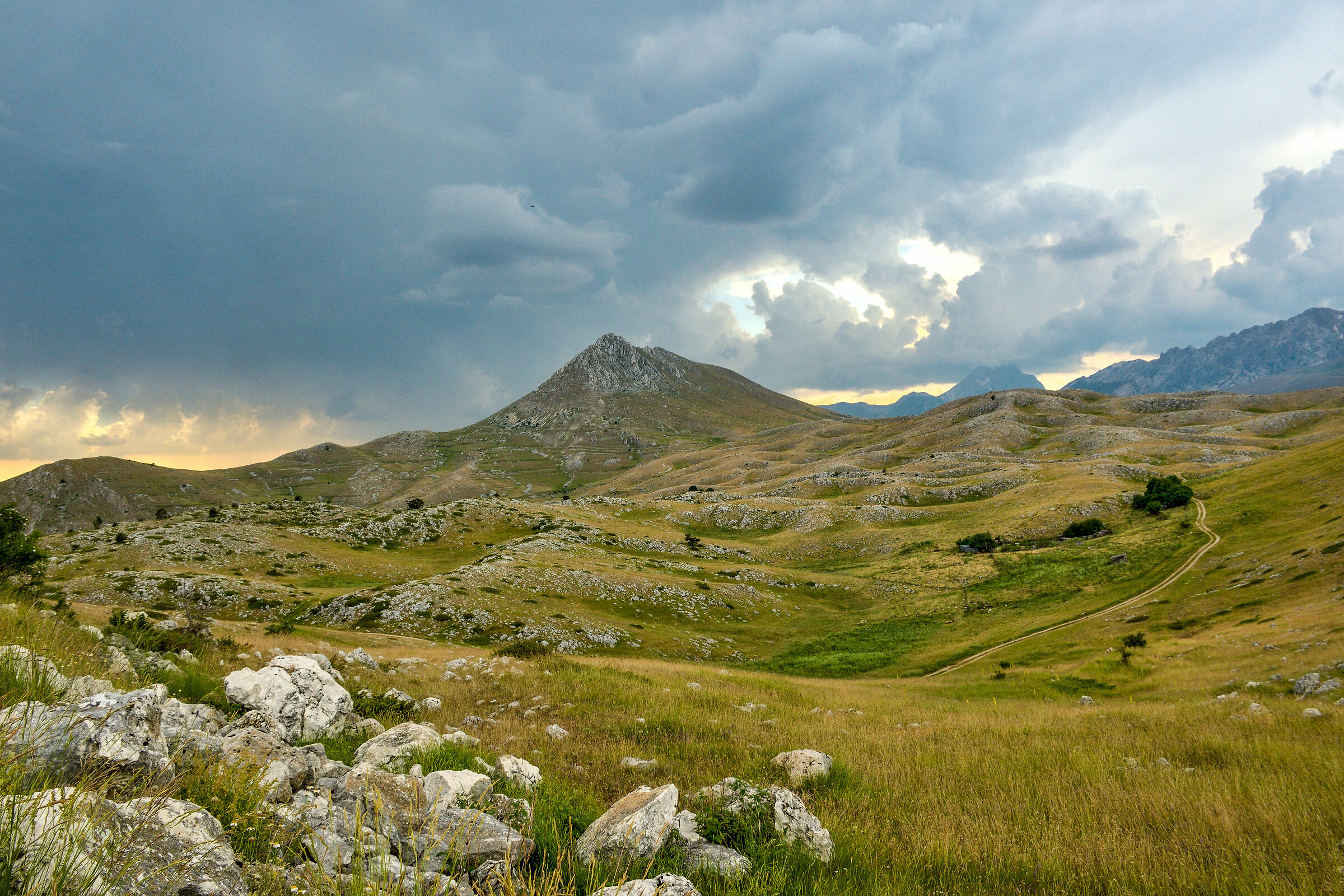 Gran Sasso D' Italy (Towards Emperor Field)
