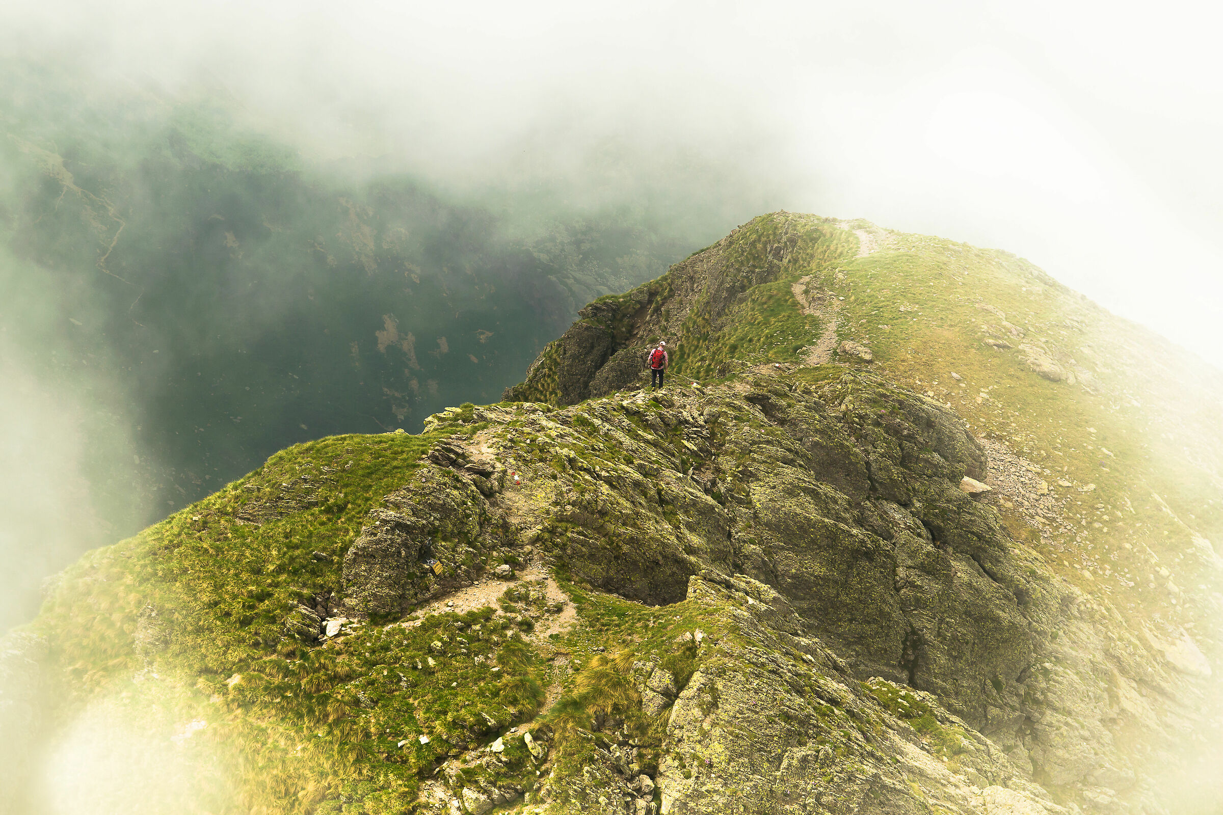 Lo squarcio nel cielo di nubi