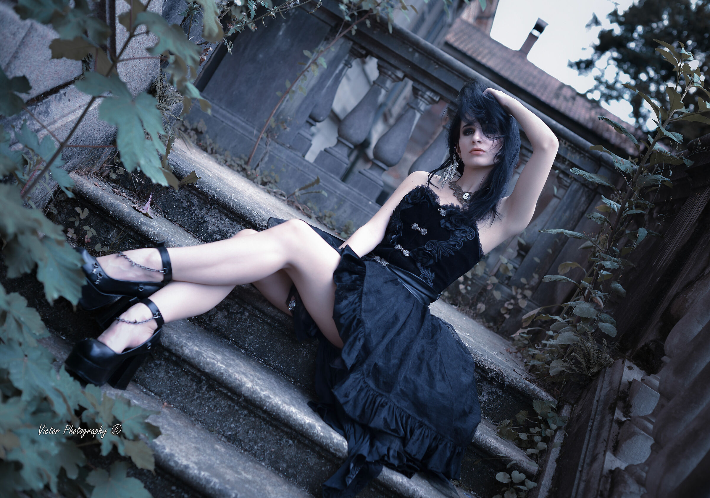 In the dark side of the villa