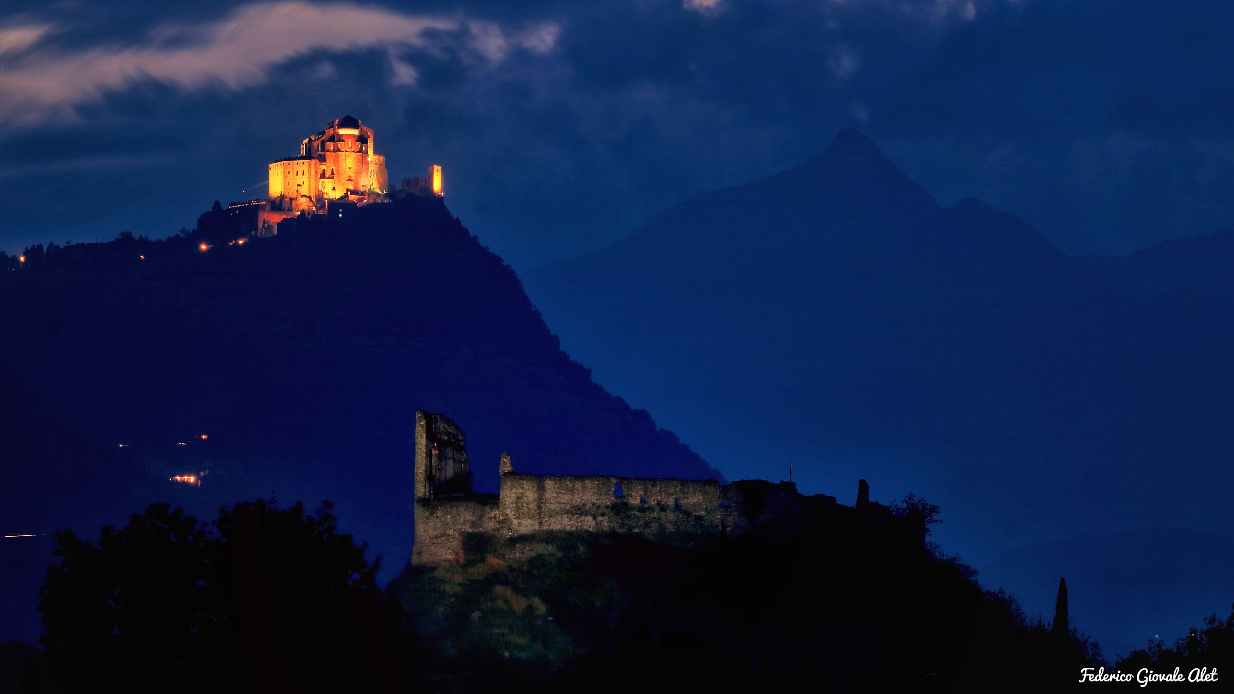 The blue hour on the three lookouts of the Susa Valley