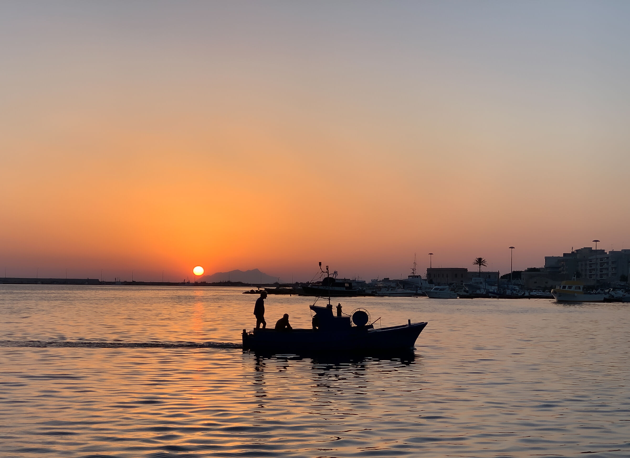 Tramonto al porto di Marsala