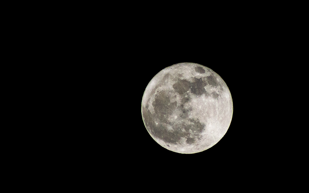 La mia prima luna (crop)