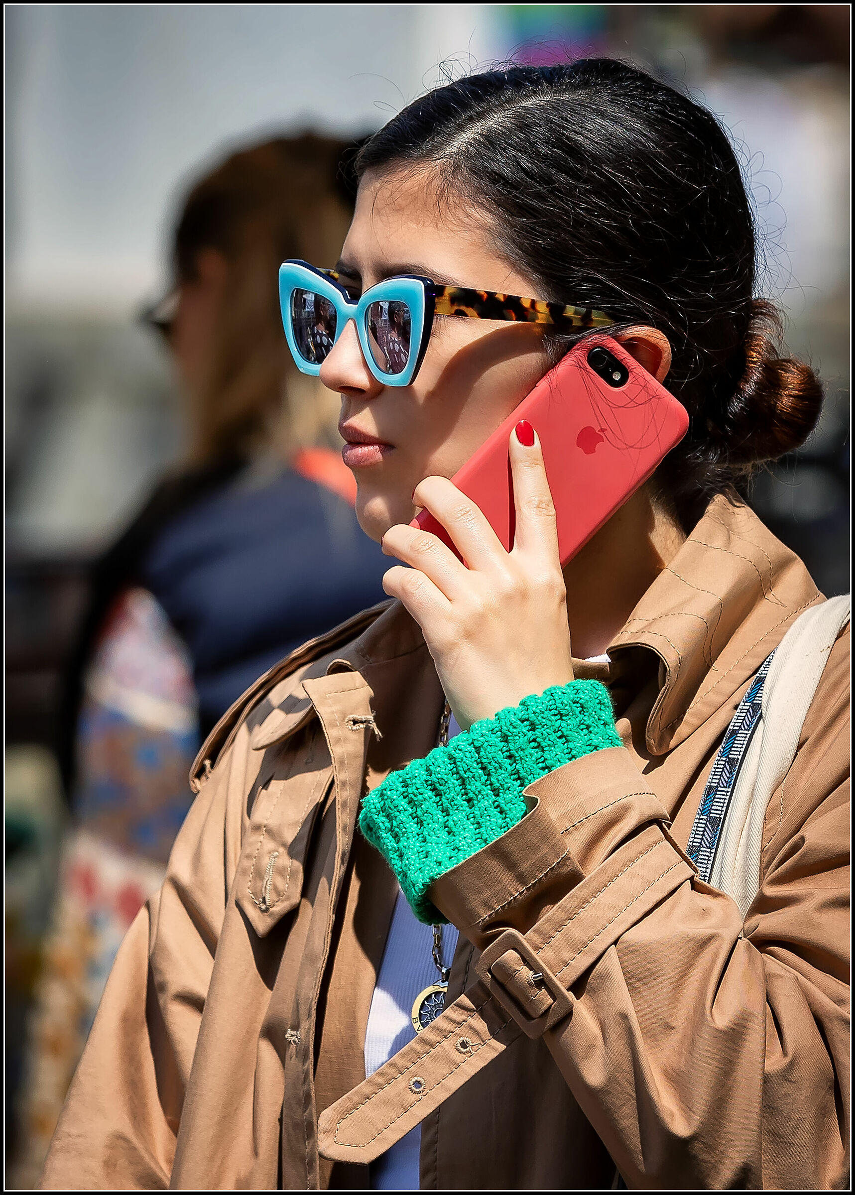 Web and phonia completely absorb us ?