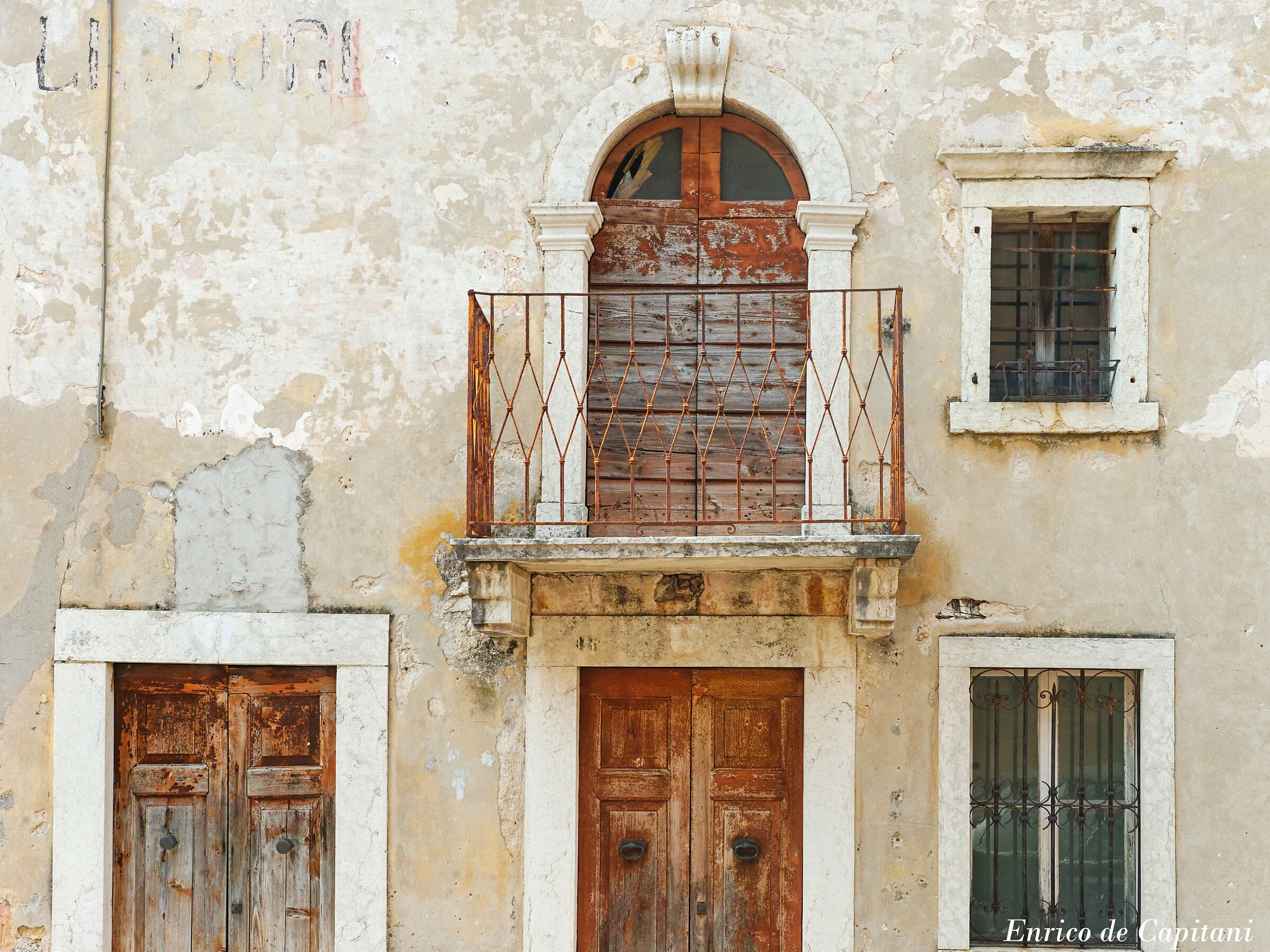 Liquors (cutting facade in Erbezzo)
