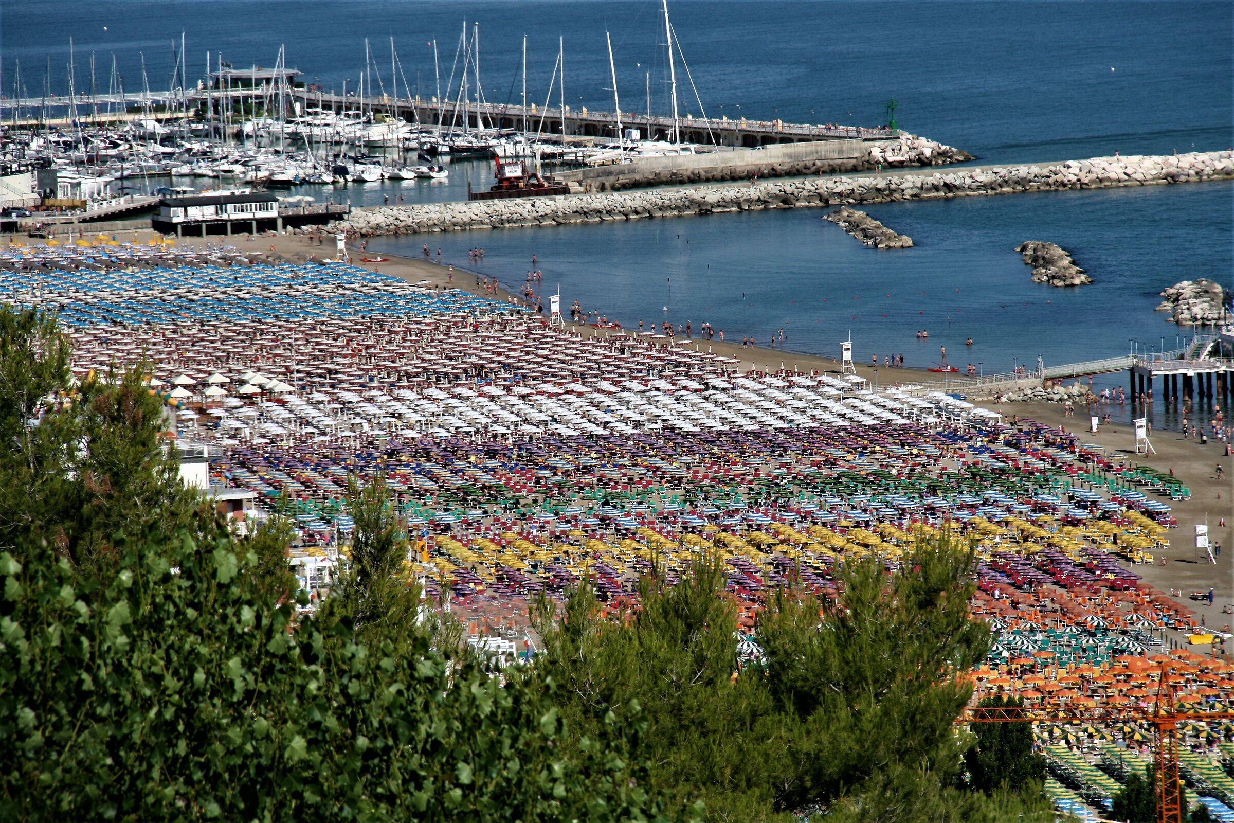 Ombrelloni sulla spiaggia di Gabice Mare