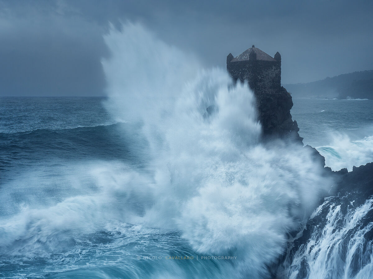 Santa Tecla - Under pressure