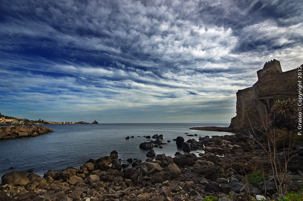 Il castello ammira Aci Trezza