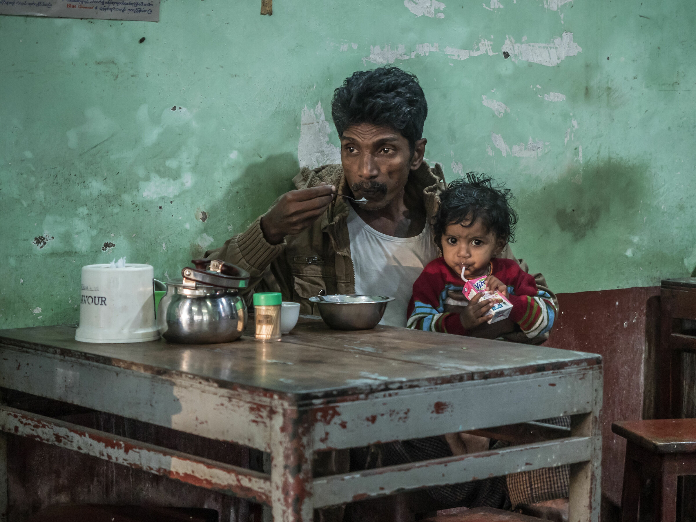 Moulmein, ore 6:00 prima colazione