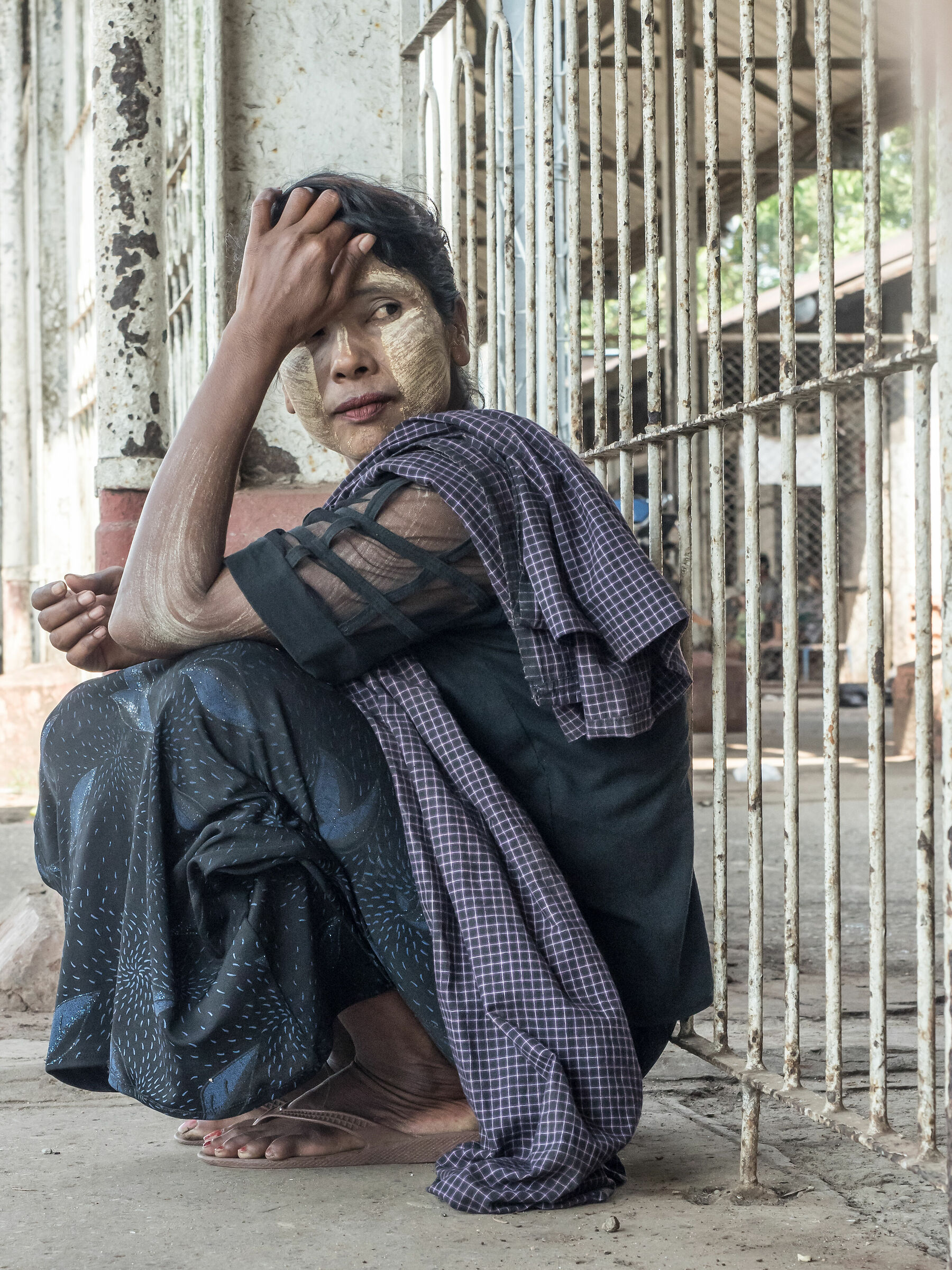 Hpa-An, waiting for train