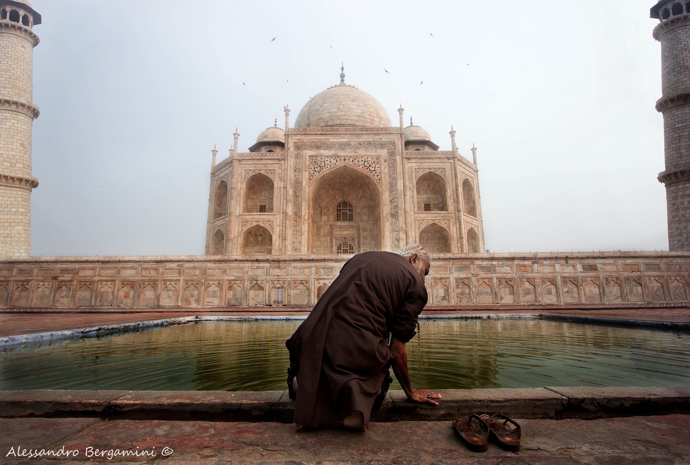 preghiera al taj mahal....
