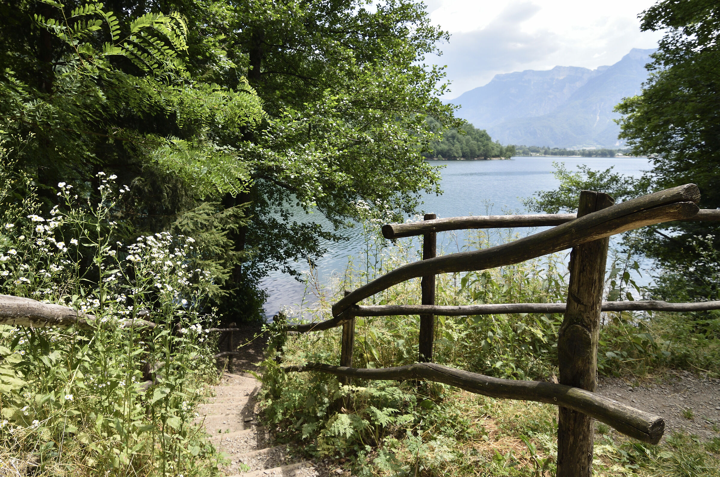 Discesa al lago