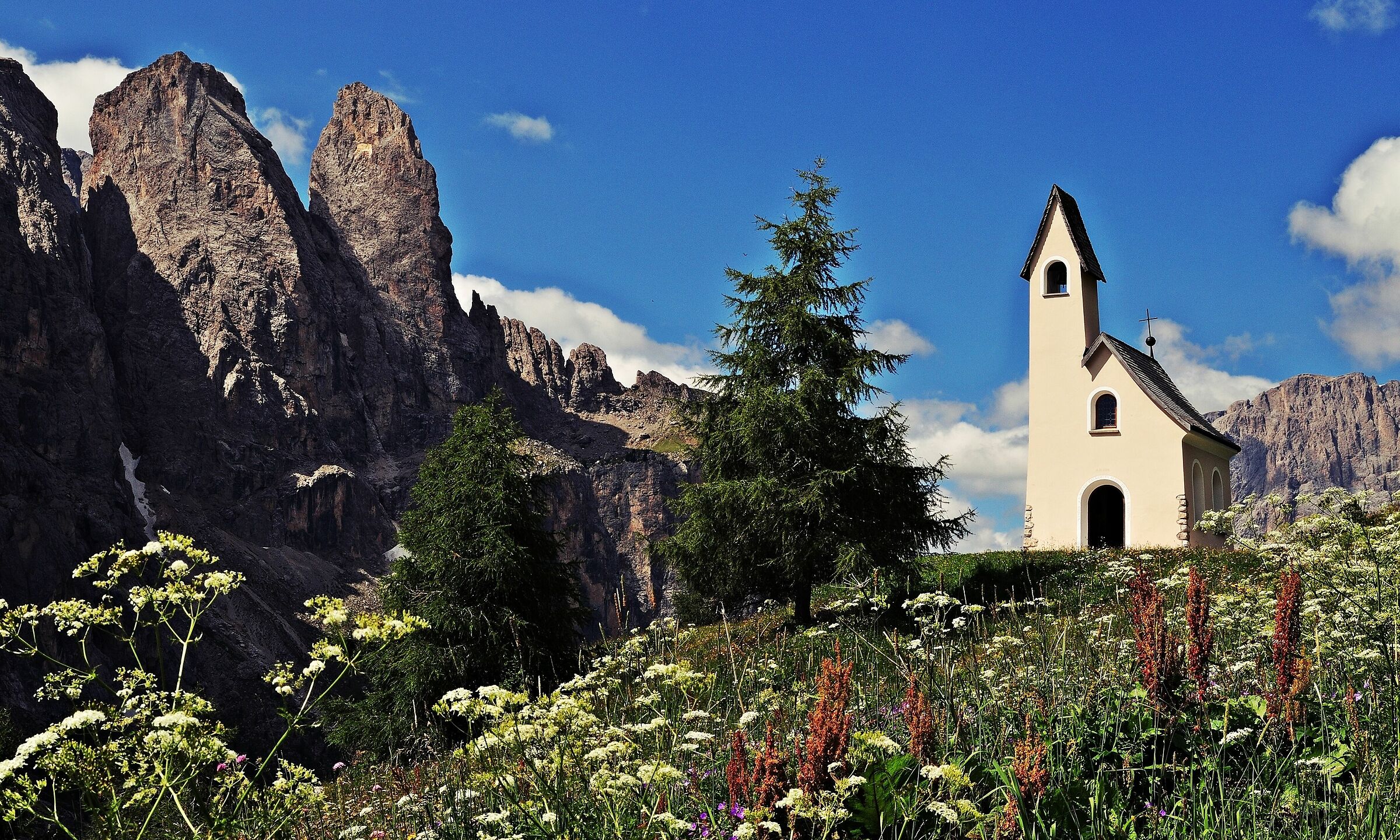 San Maurizio fra monti e fiori