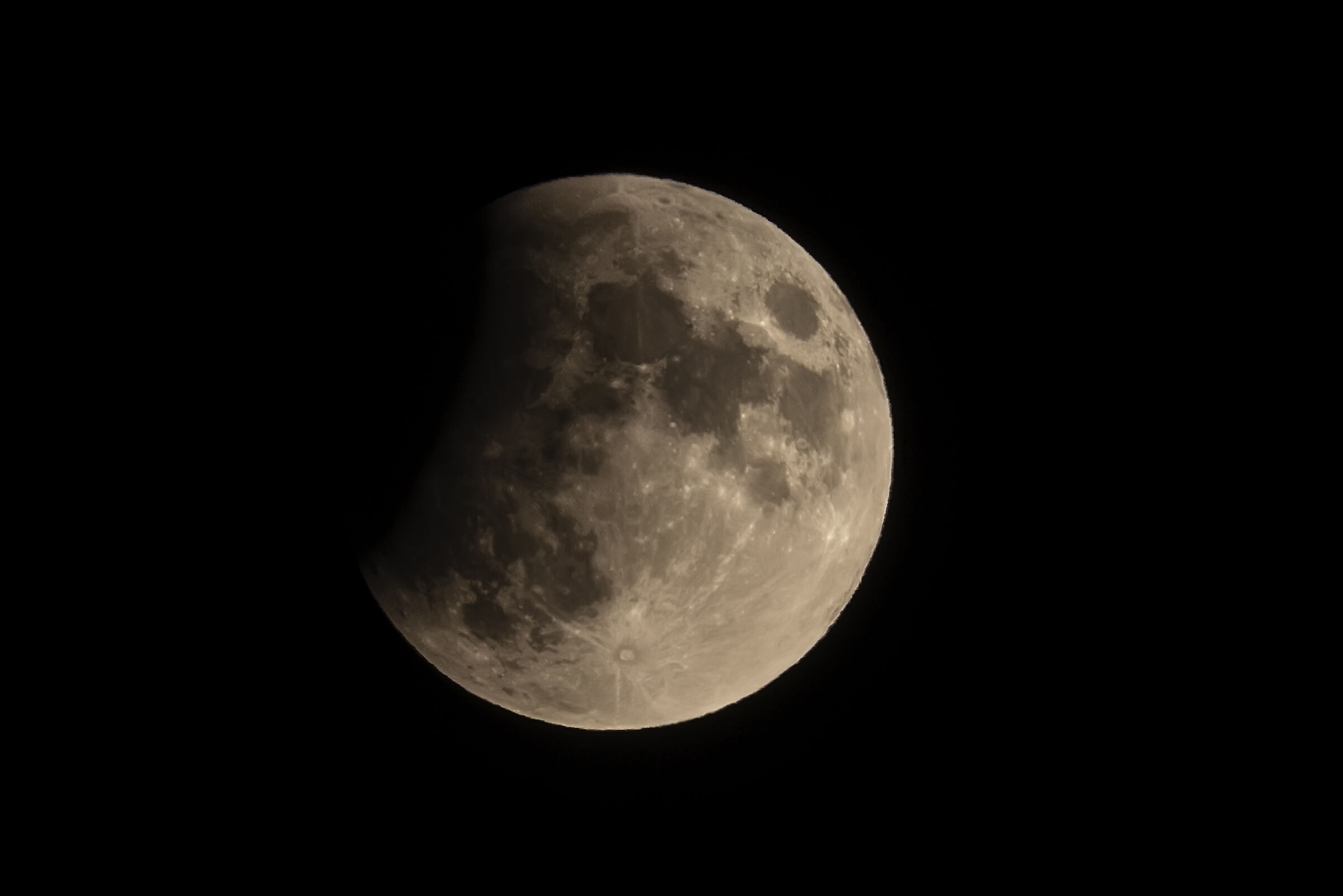 Eclisse lunare parziale 16 luglio 2019