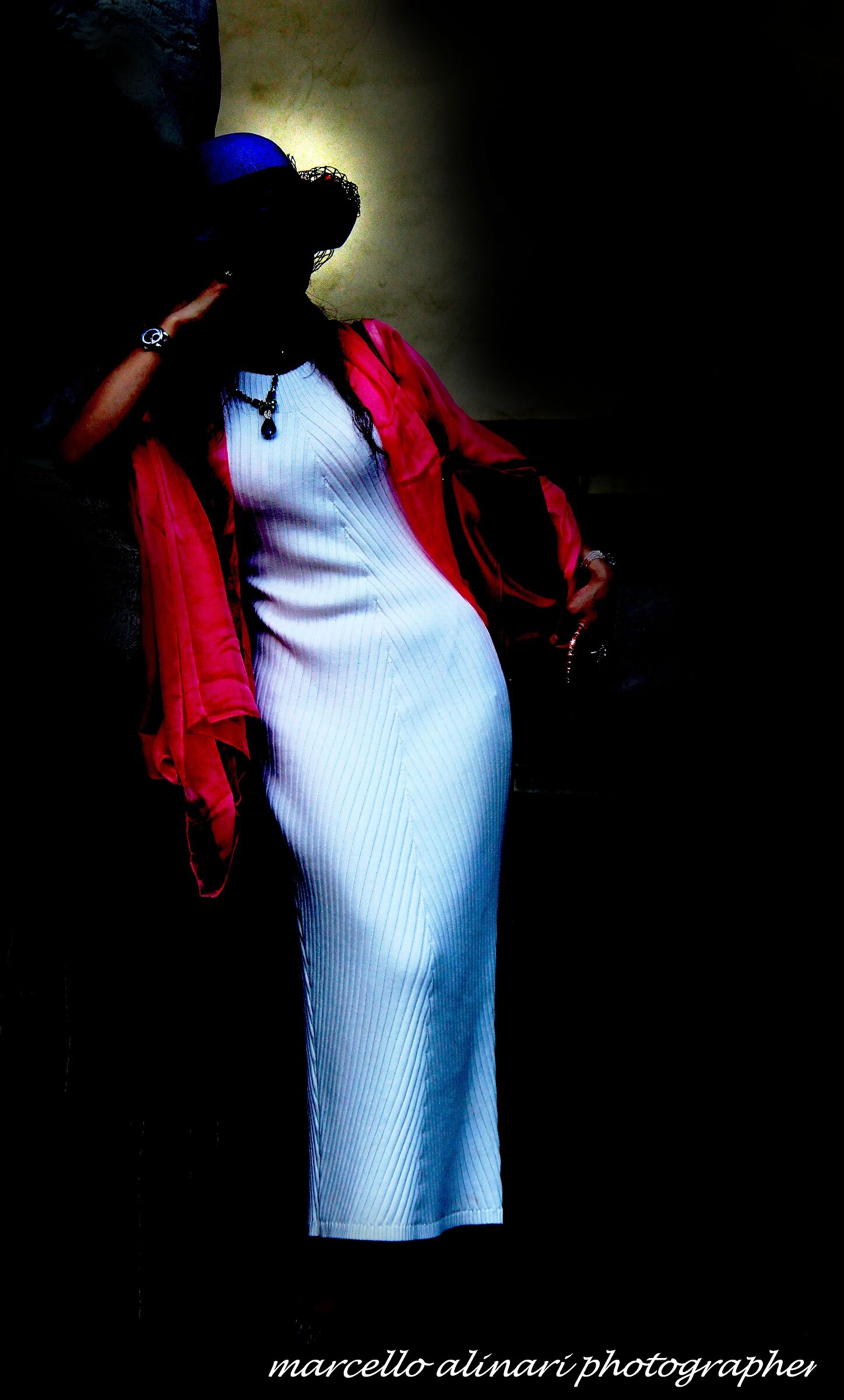 turista alla loggia dei lanzi (fi)