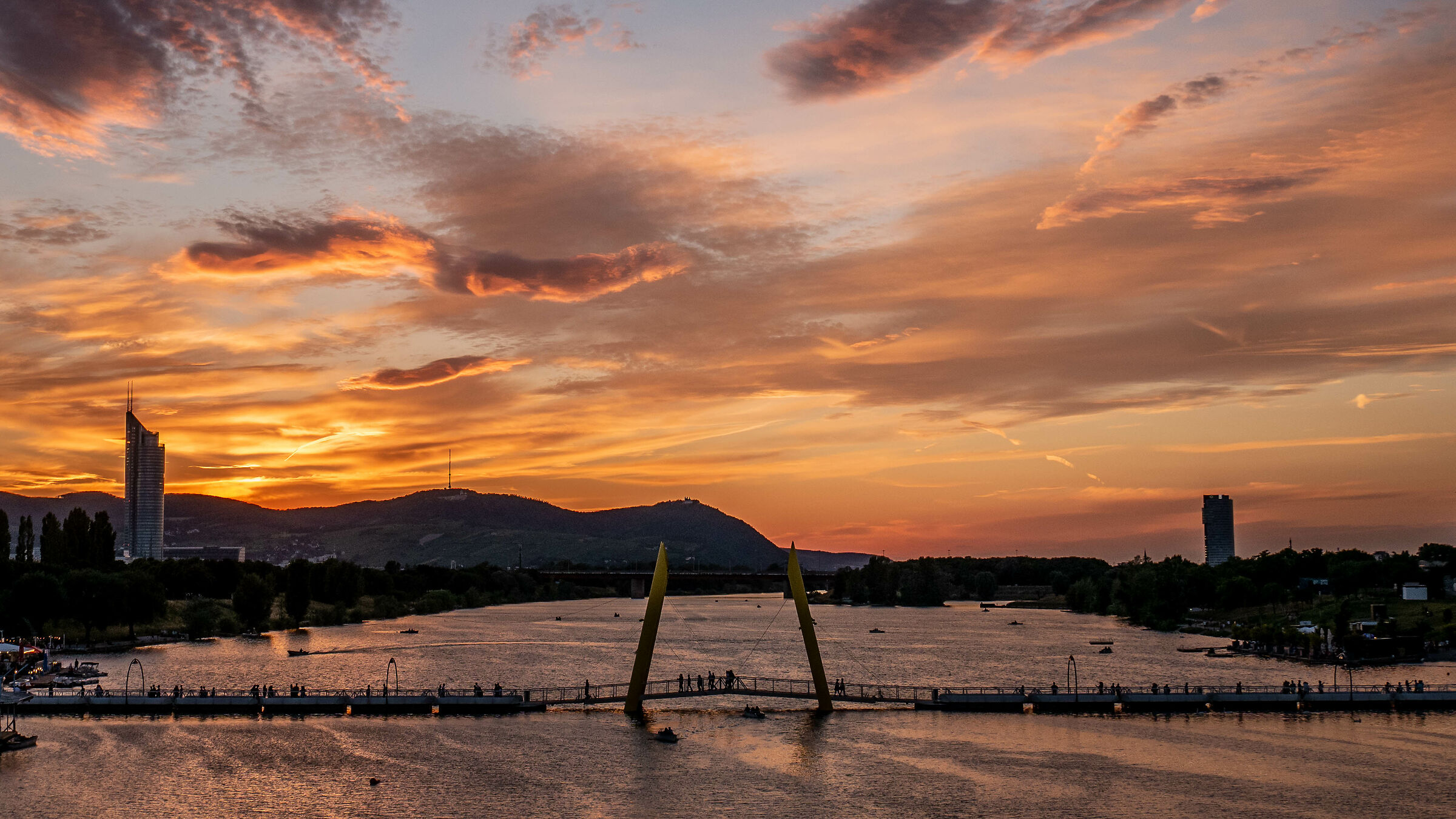 Hunting for sunsets by the Danube