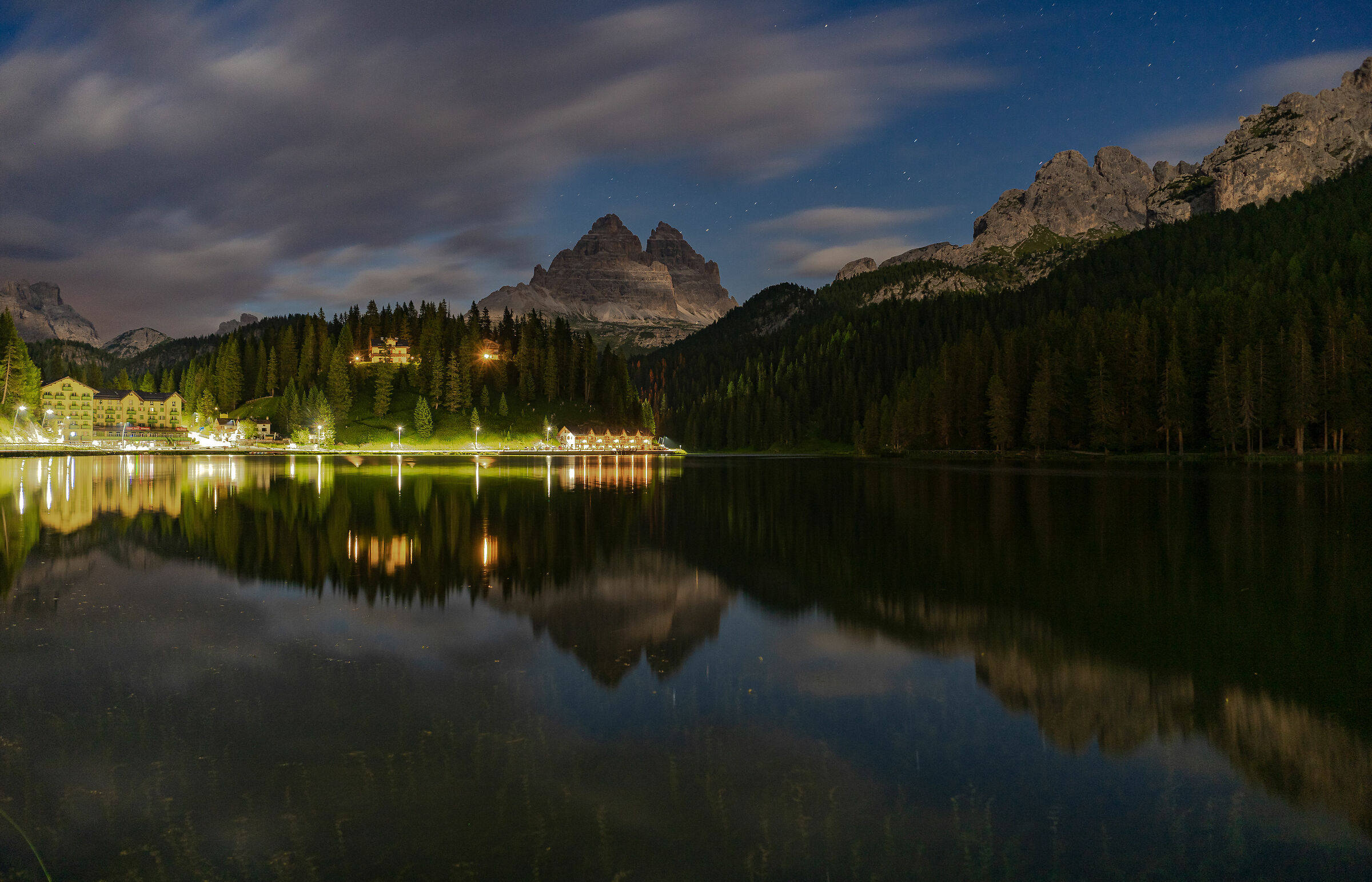Lago di Misurina by night