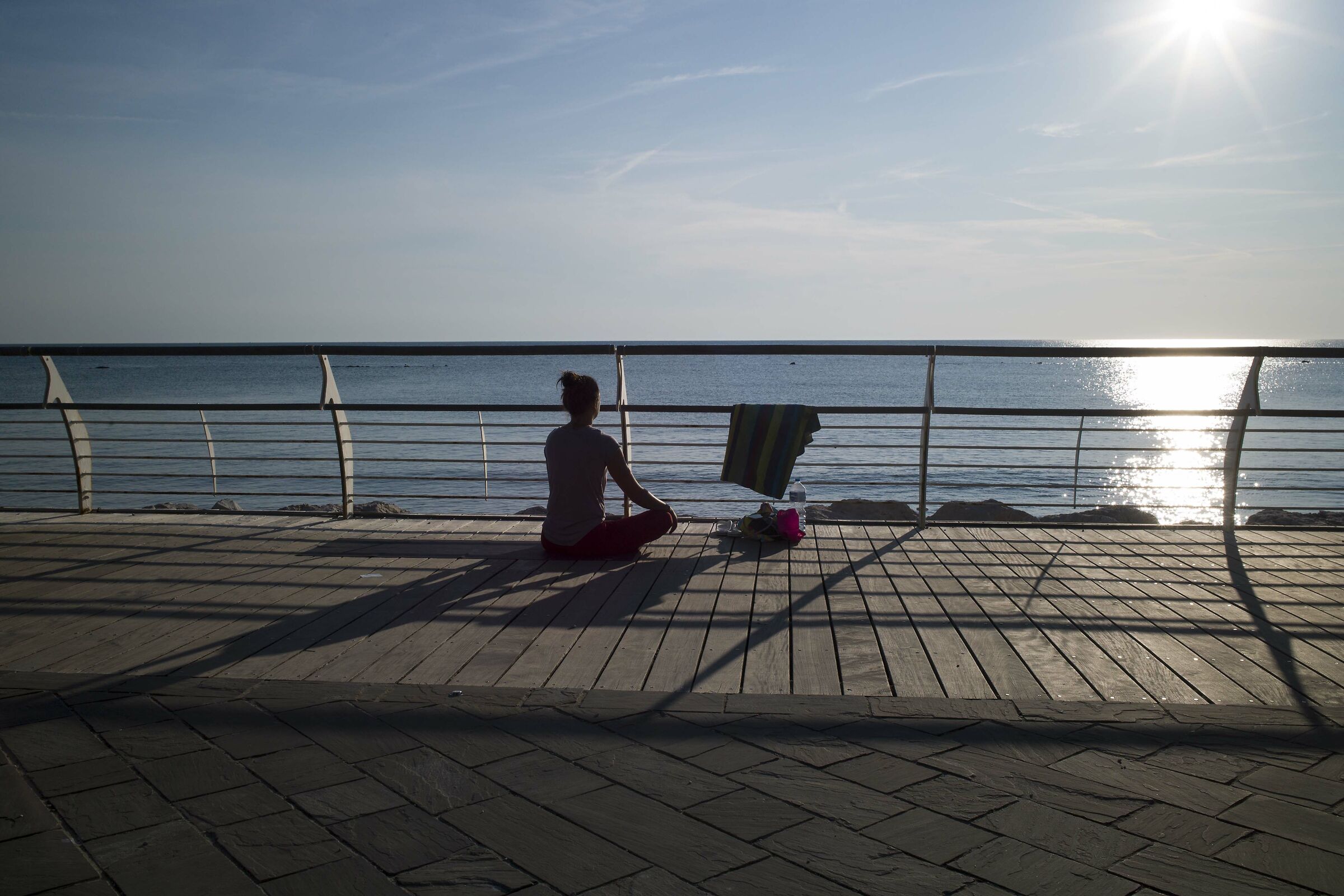 Pesaro 2019: ragazza in meditazione