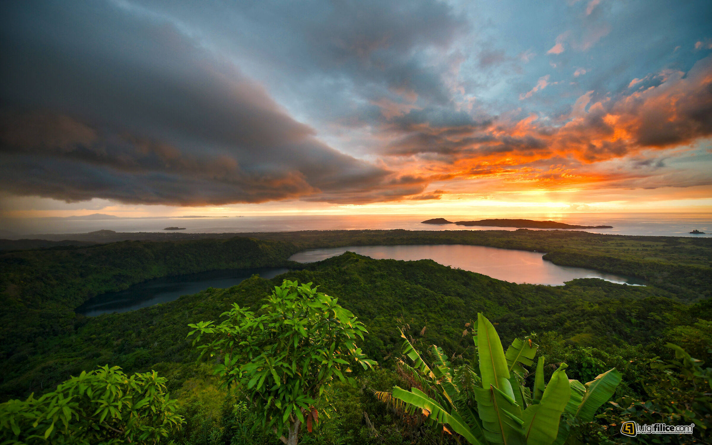 storm in arrive nosy be | mont passot | madagasca