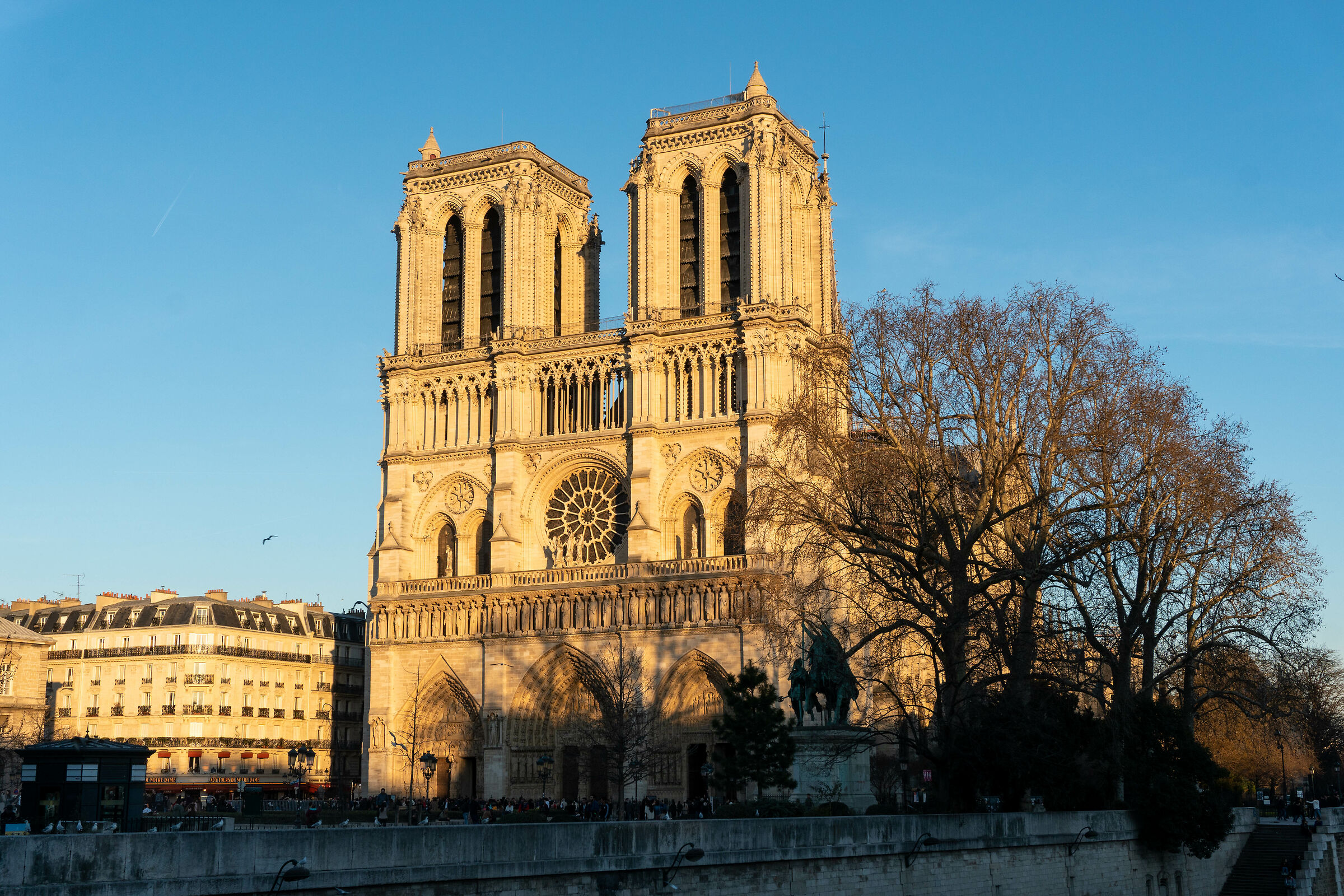 Ultime luci a Notre Dame