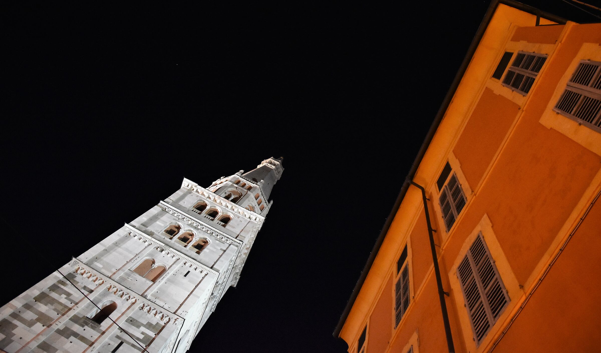 una visione diversa.... del mio campanile . La "Pioppa&...