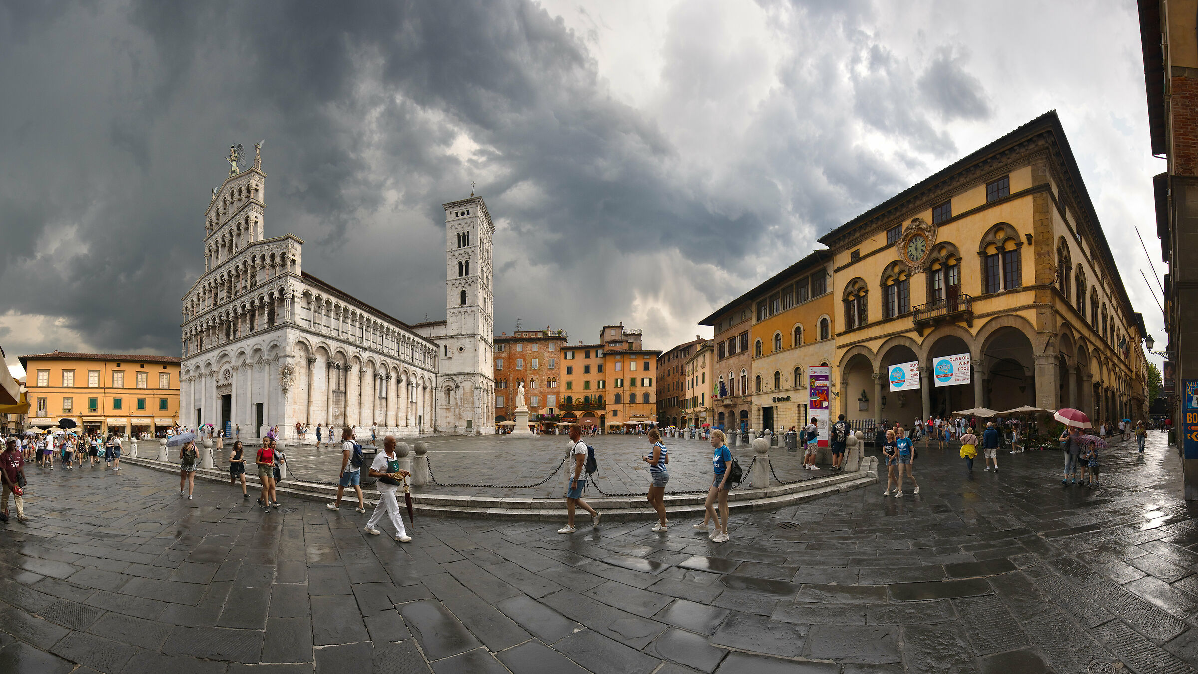 Lucca, Piazza San Michele