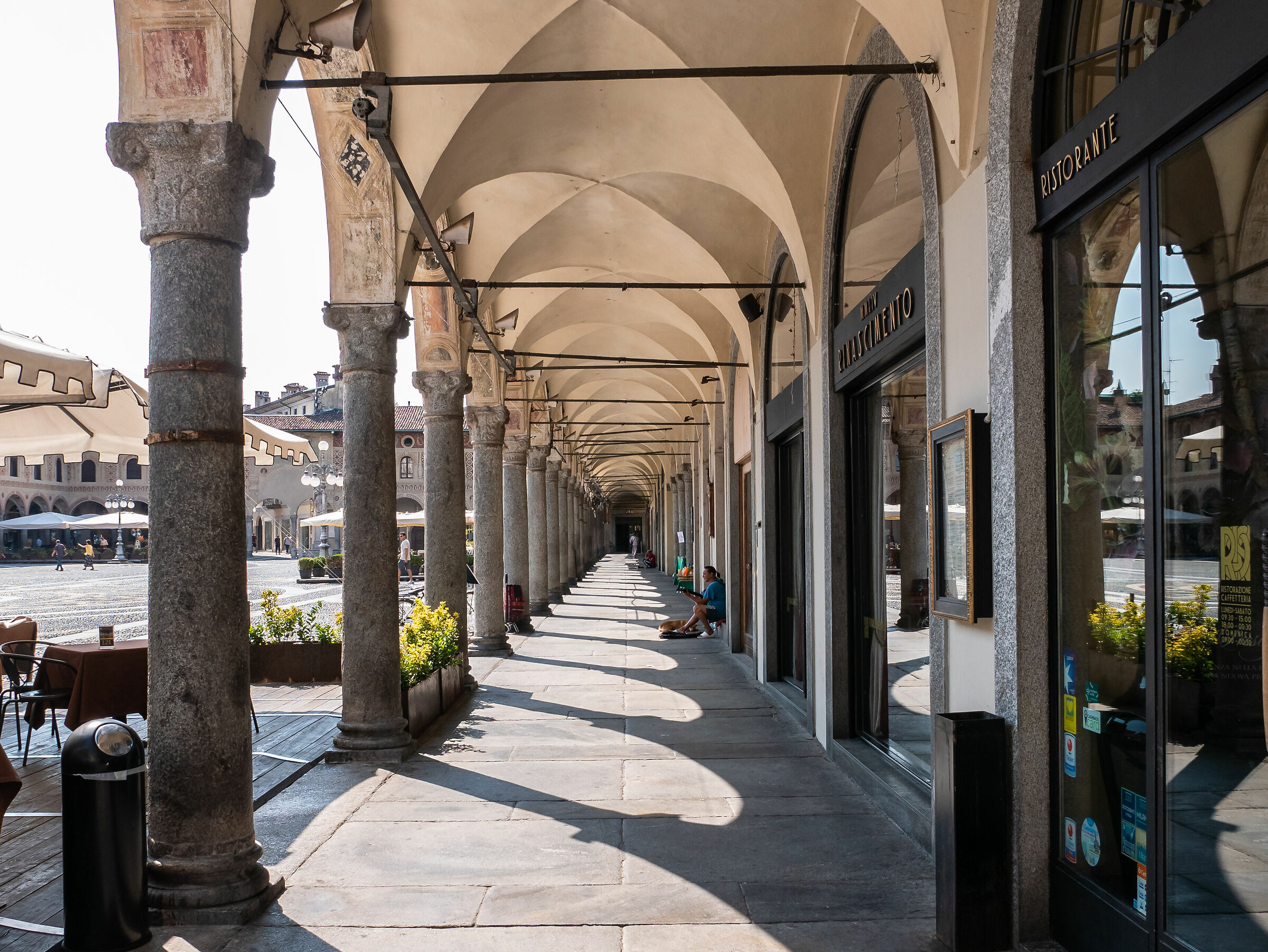 Portici - Piazza Ducale Vigevano