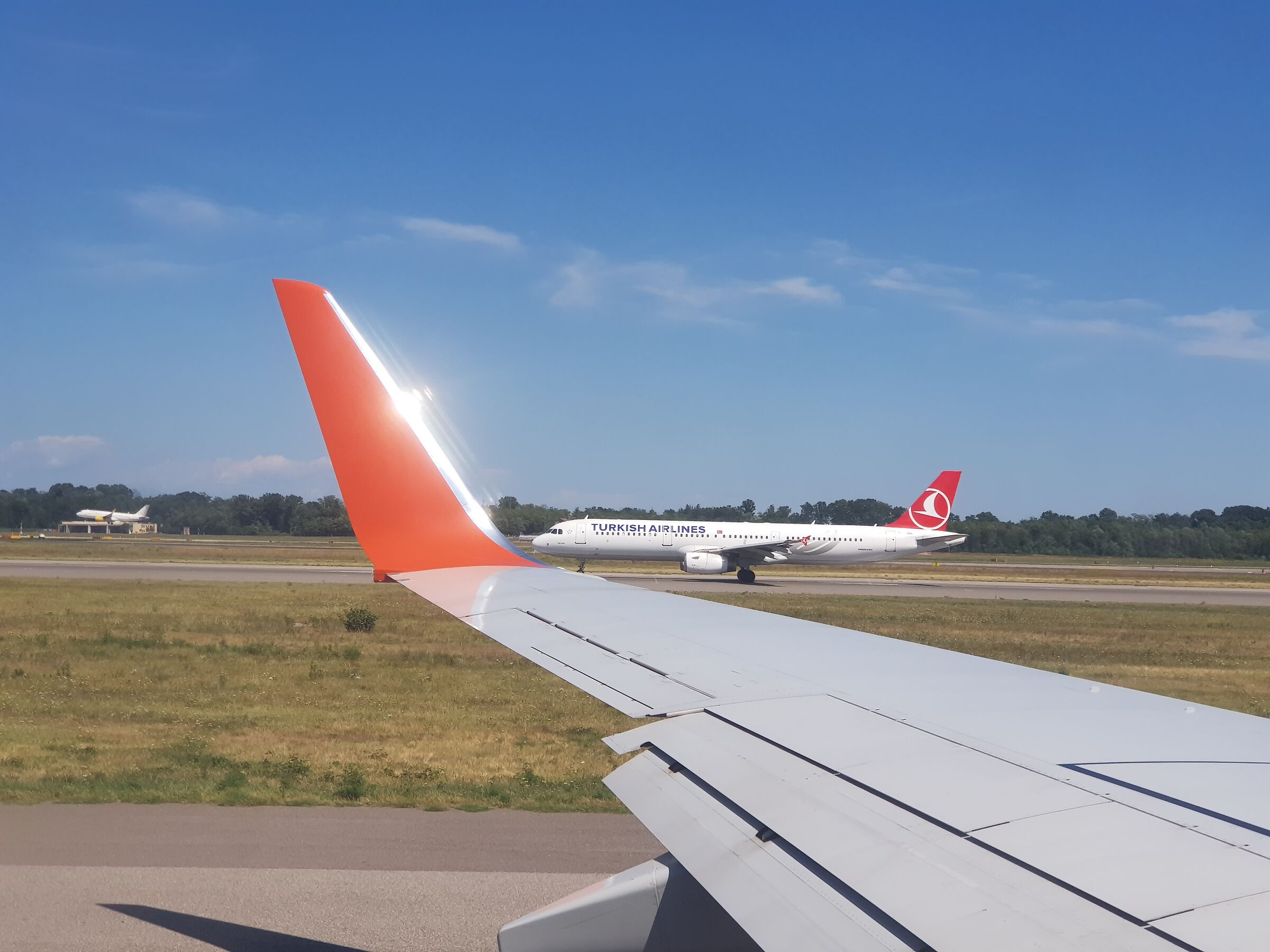 C'è chi va c'è chi viene