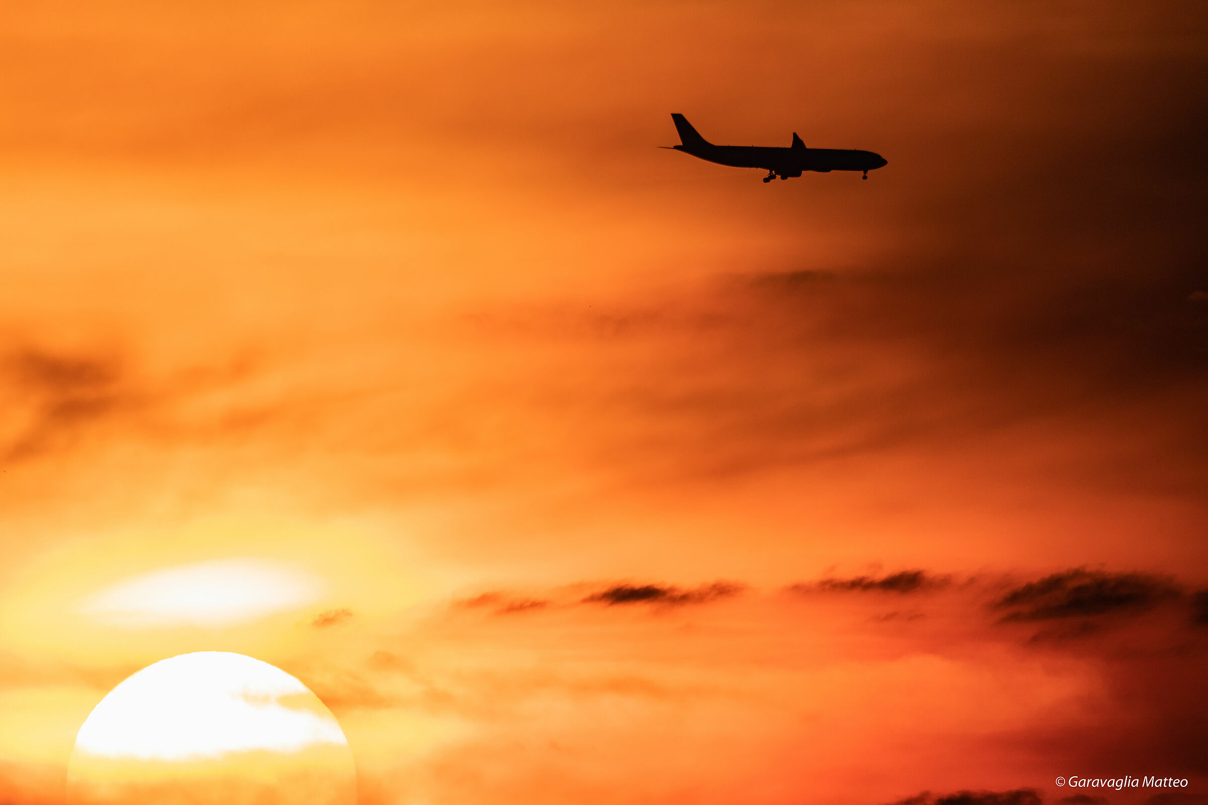 Sunset Landing - Airbus a330