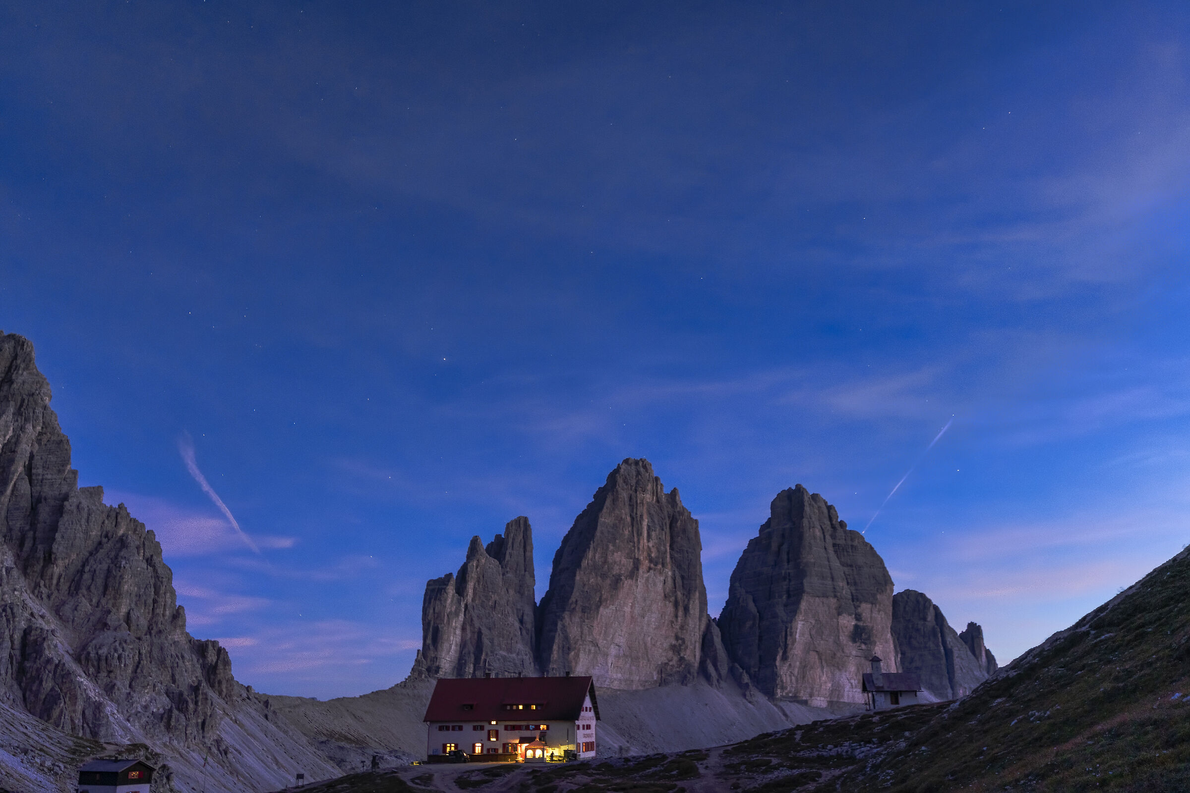 3 peaks waiting for the night